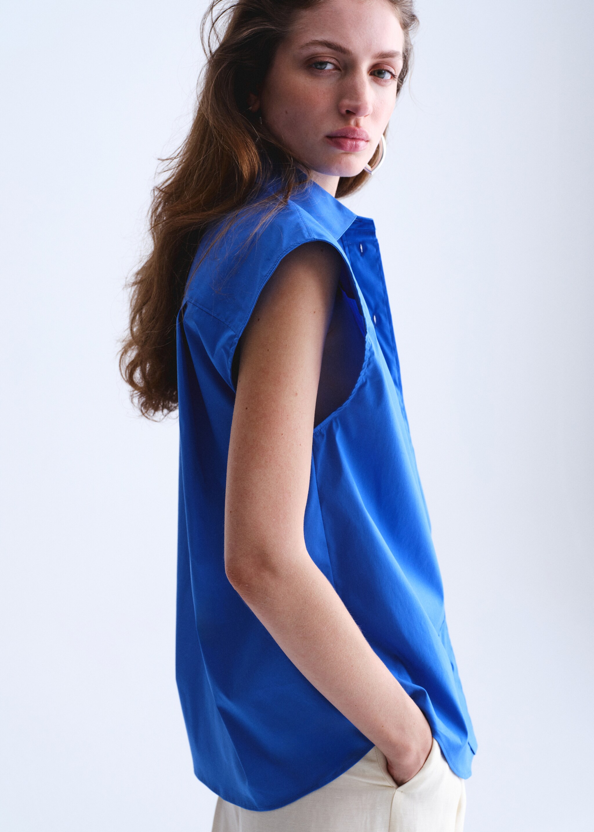 Kolsuz poplin gömlek