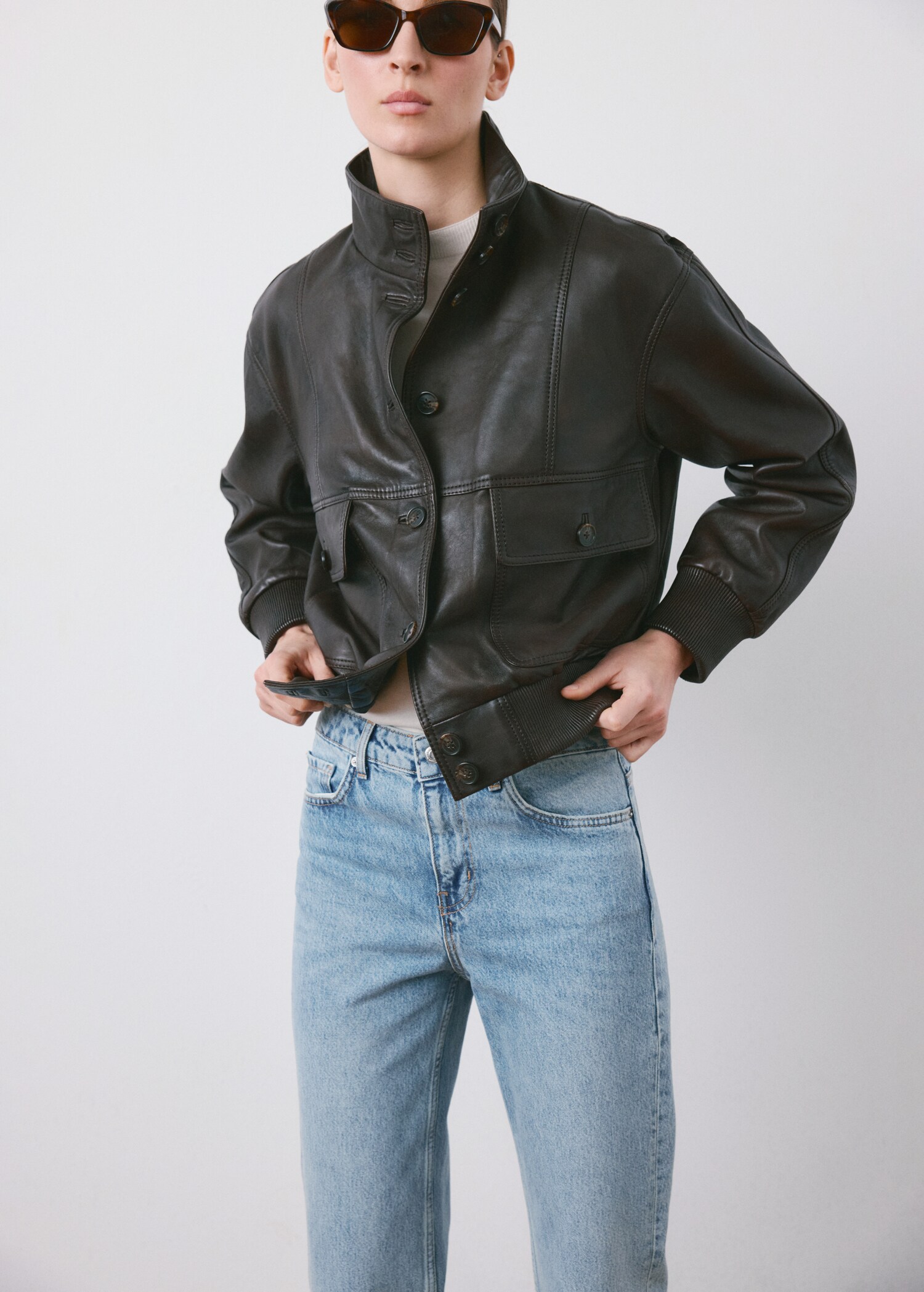 Mid-rise straight jeans - Details of the article 1