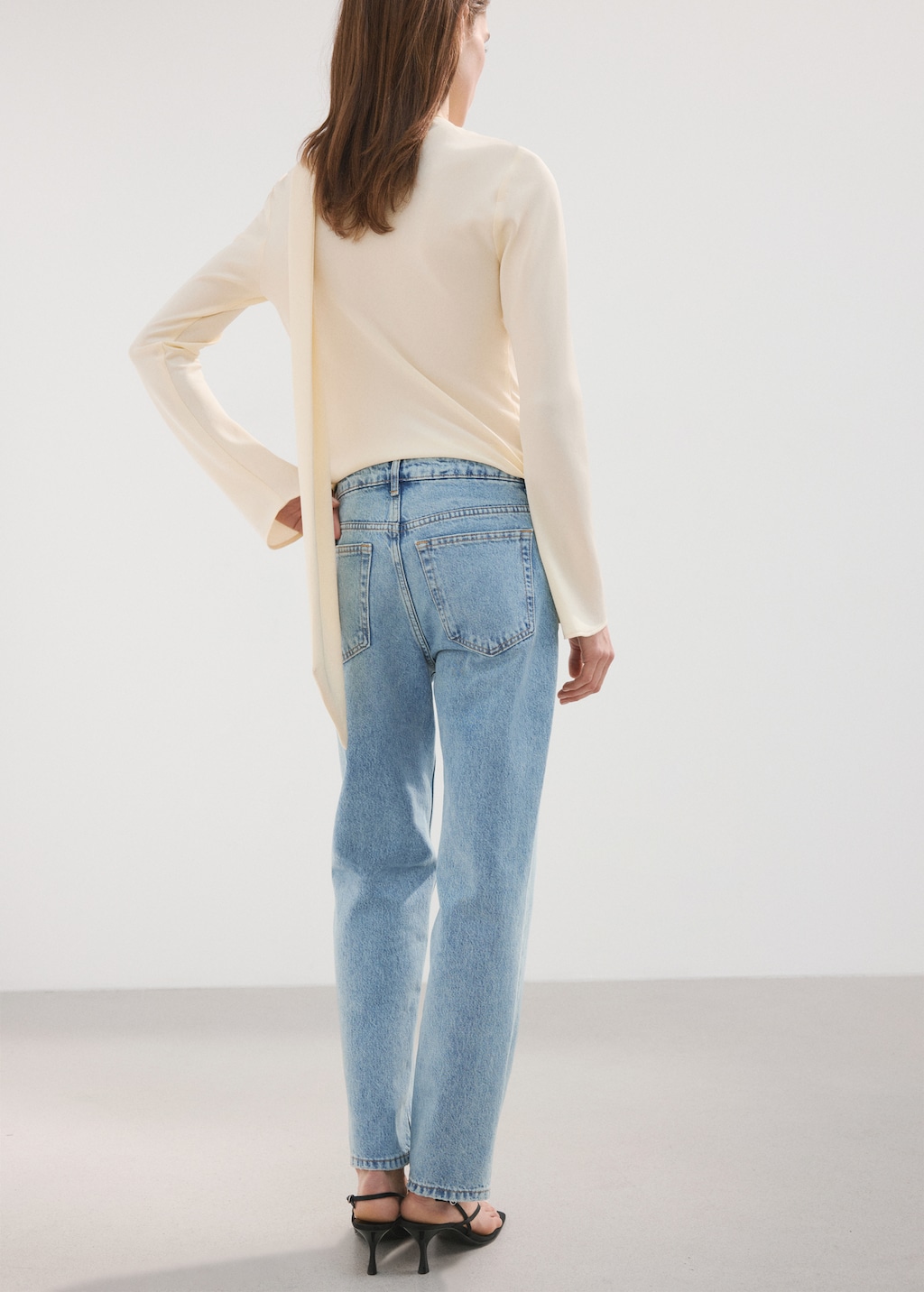 Mid-rise straight jeans - image 3