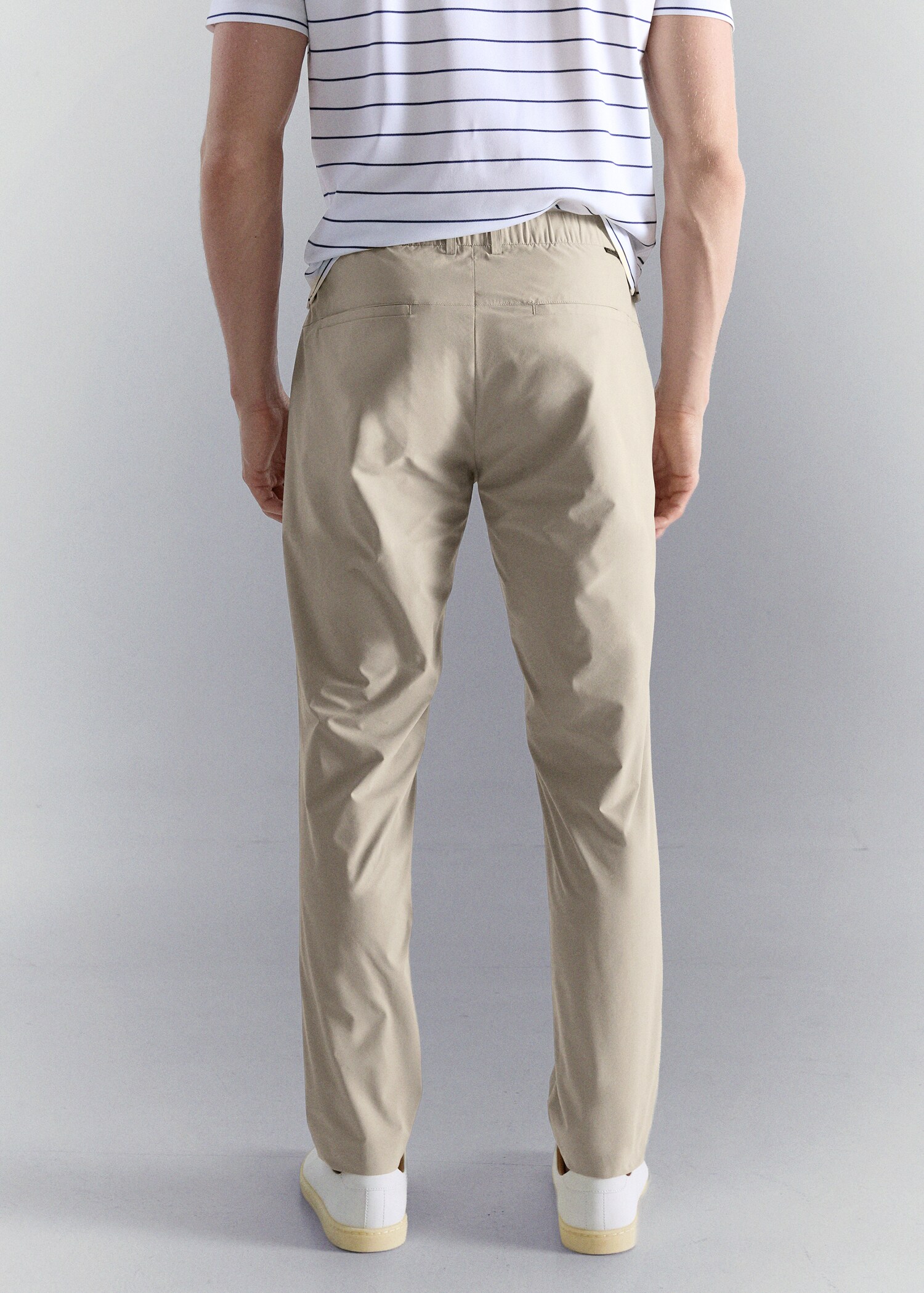 بنطلون سليم فيت طارد للماء - الجهة الخلفية للمنتج