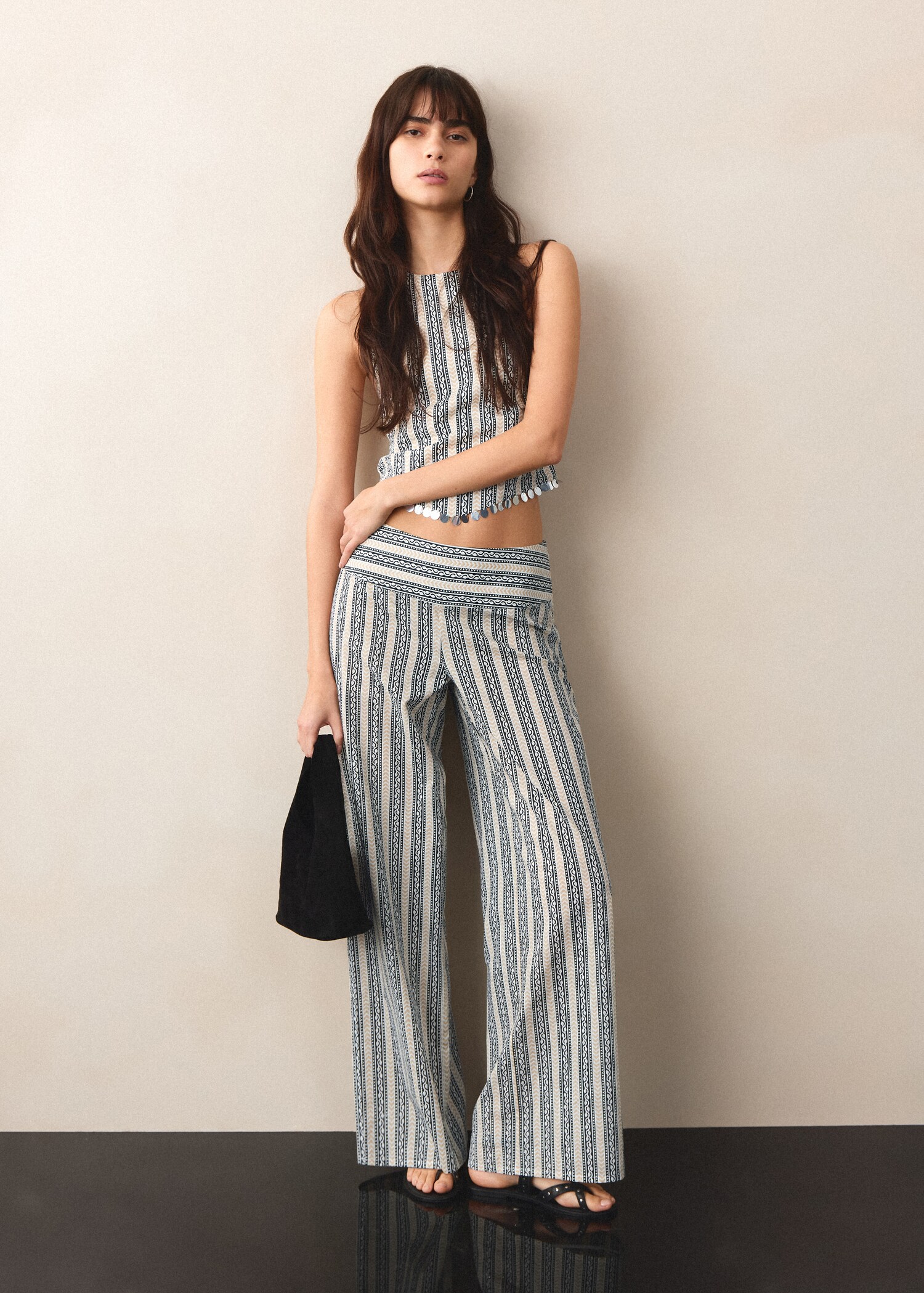 Printed straight trousers - Details of the article 6