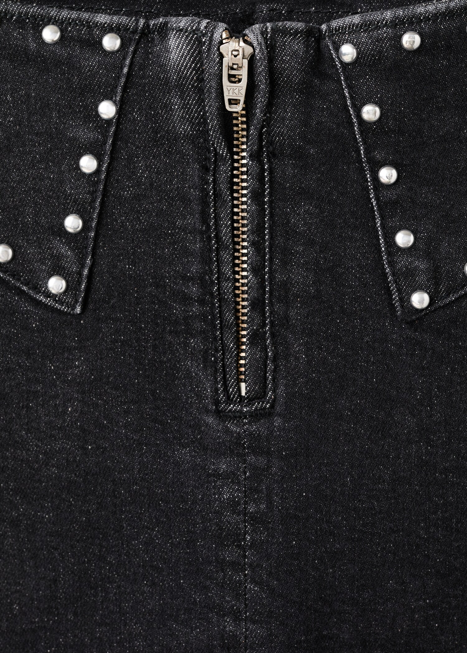 Jupe courte à clous - Détail de l'article 8