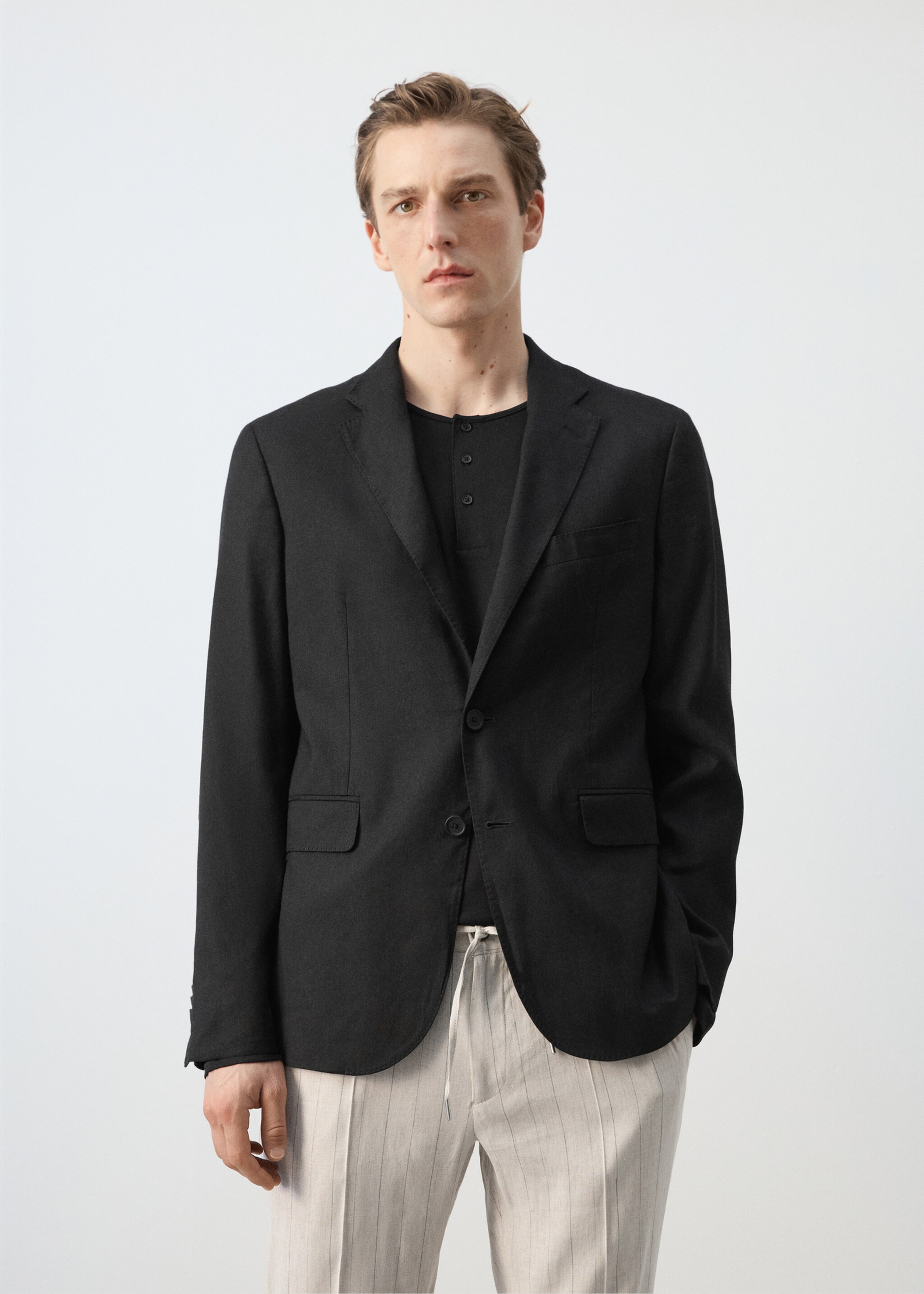 Veste costume slim-fit mélange de lin - Plan moyen, Noir. Ref: 27097910-00.