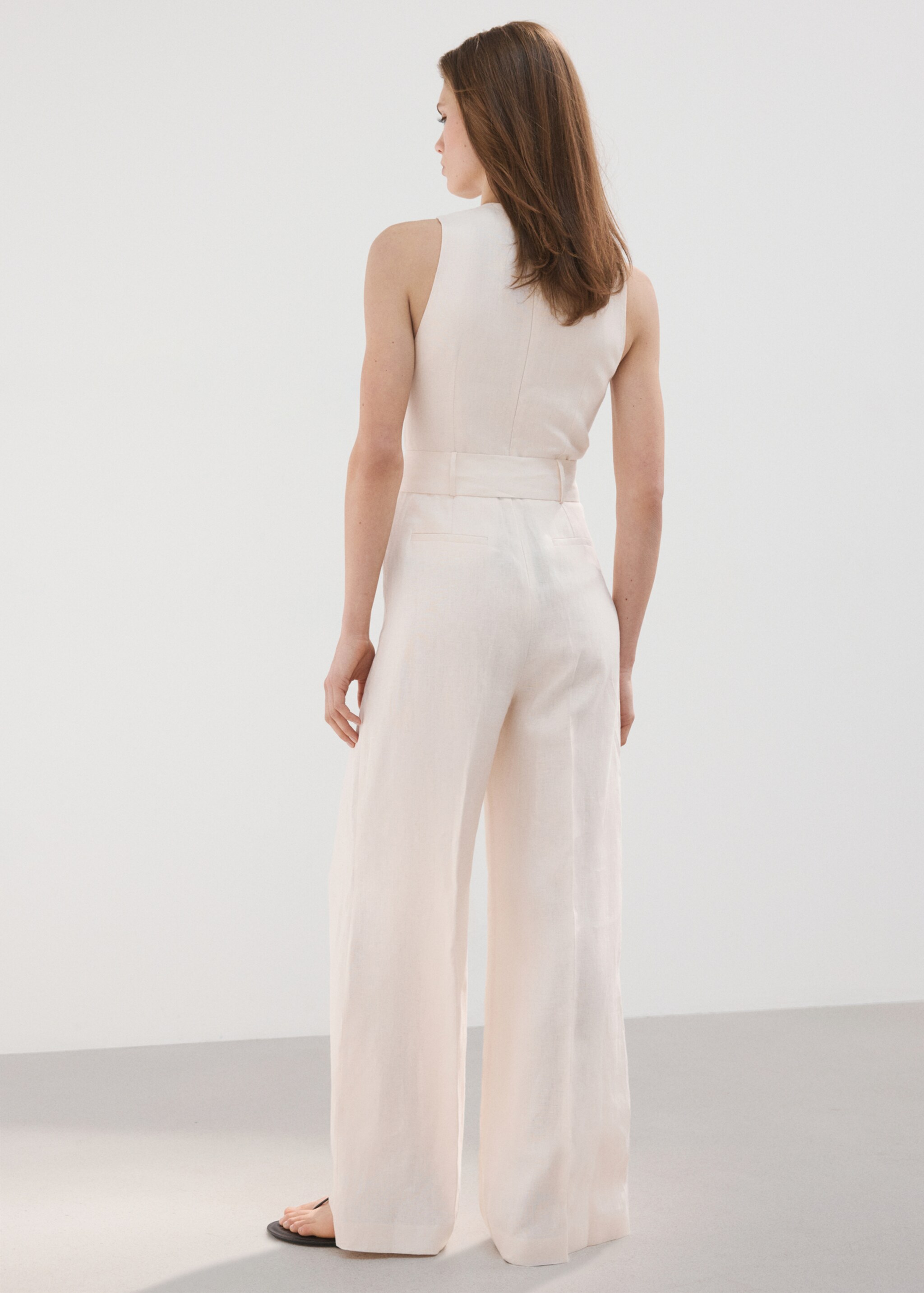 Belt linen jumpsuit - Reverse of the article, Ecru. Ref: 27097913-00.