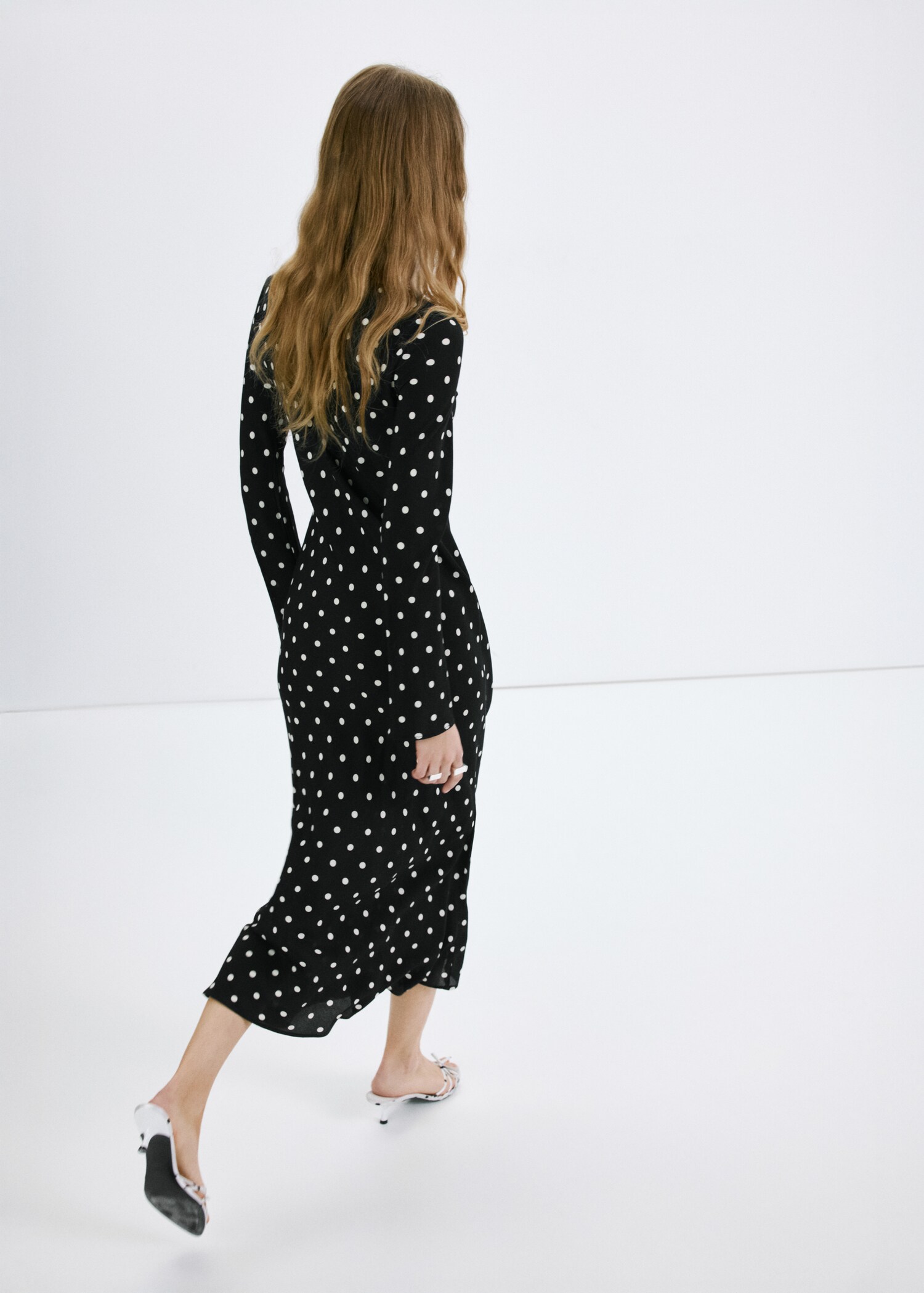 Long sleeve polka dot dress - Reverse of the article