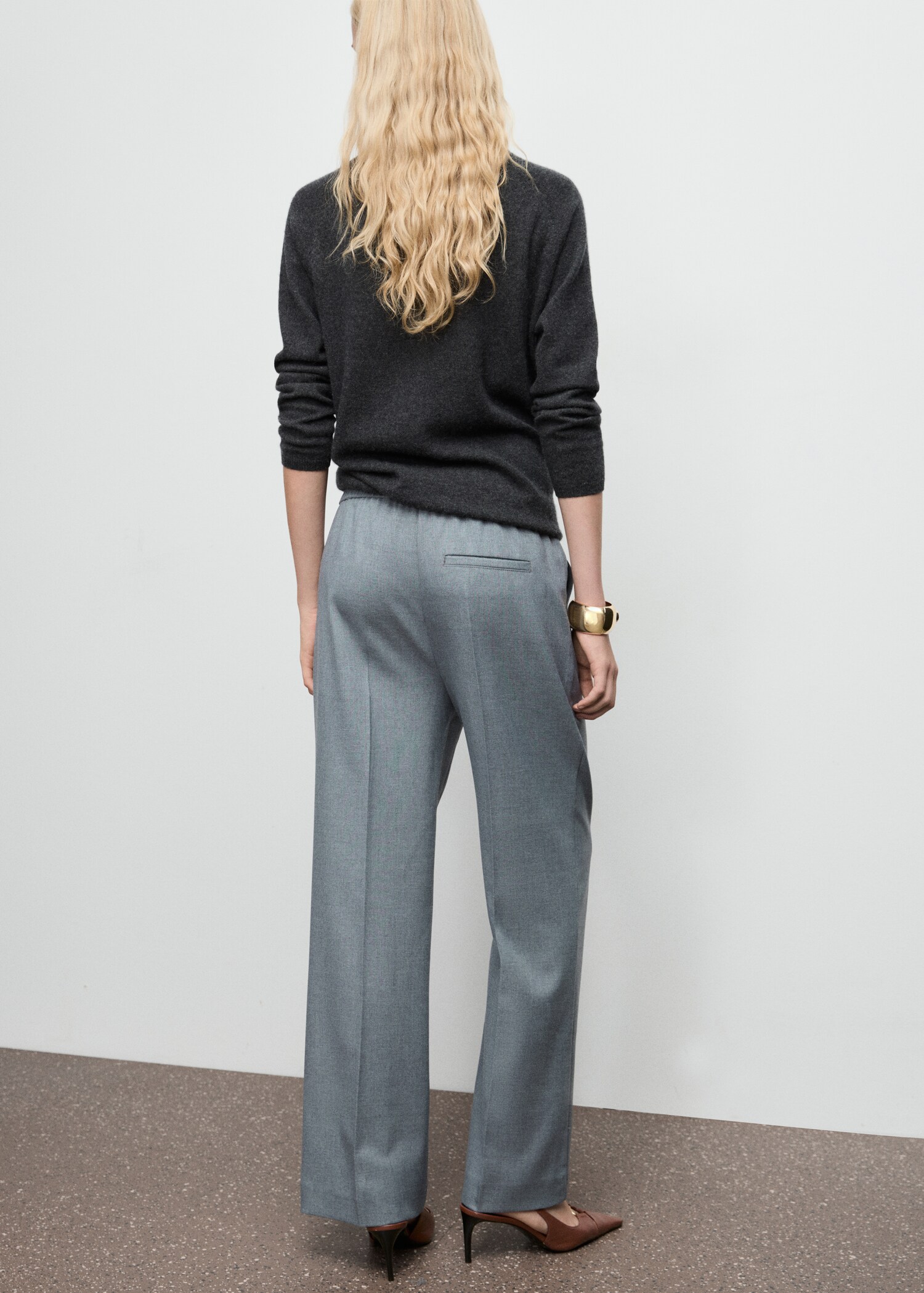 Wideleg trousers with elastic waist - Reverse of the article
