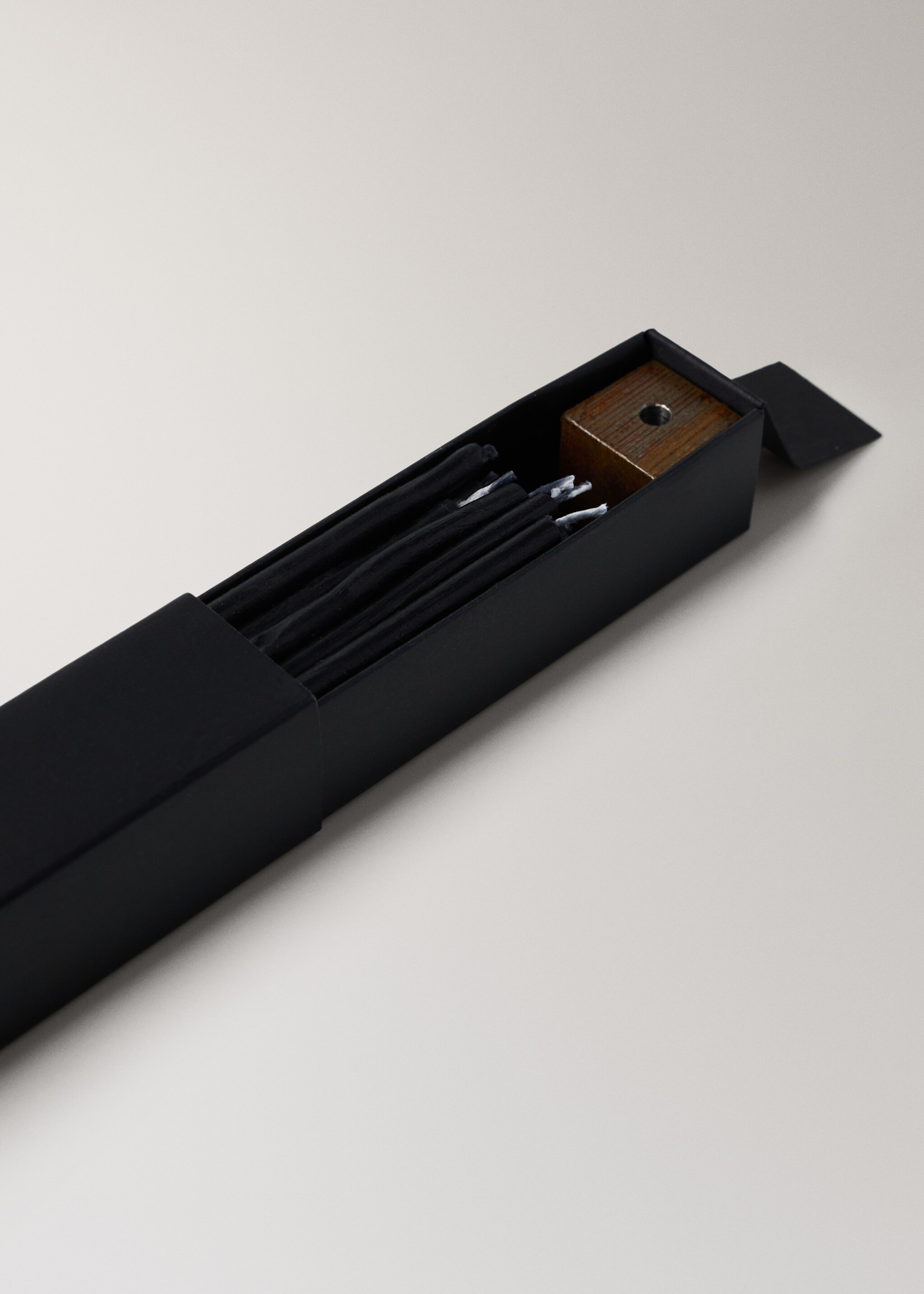 Langwerpige decoratieve met houderdetail 20 stuks - Detail van het artikel 4, Zwart. Ref: 27114456-00.