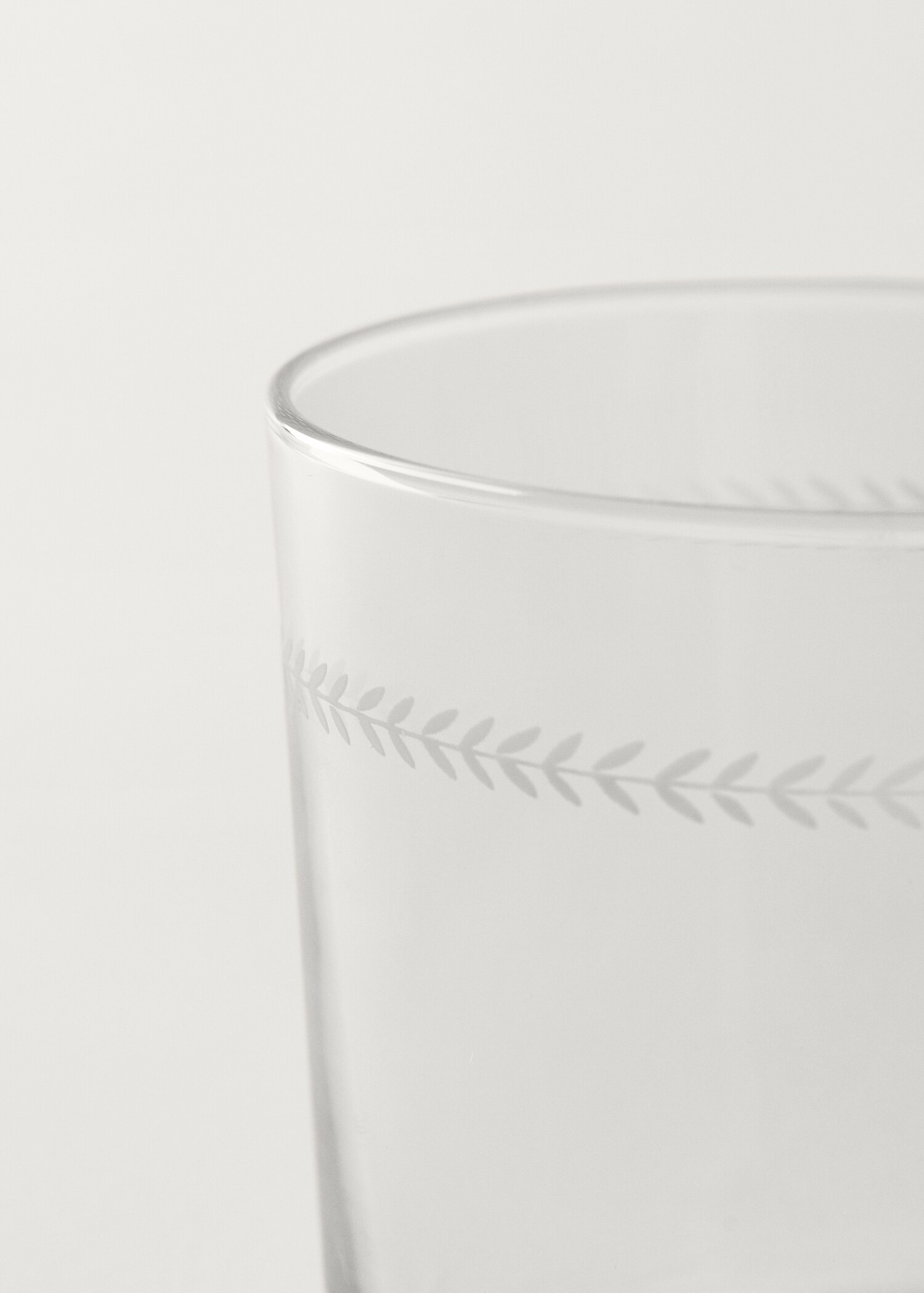 Small glass with herringbone detail - Details of the article 1