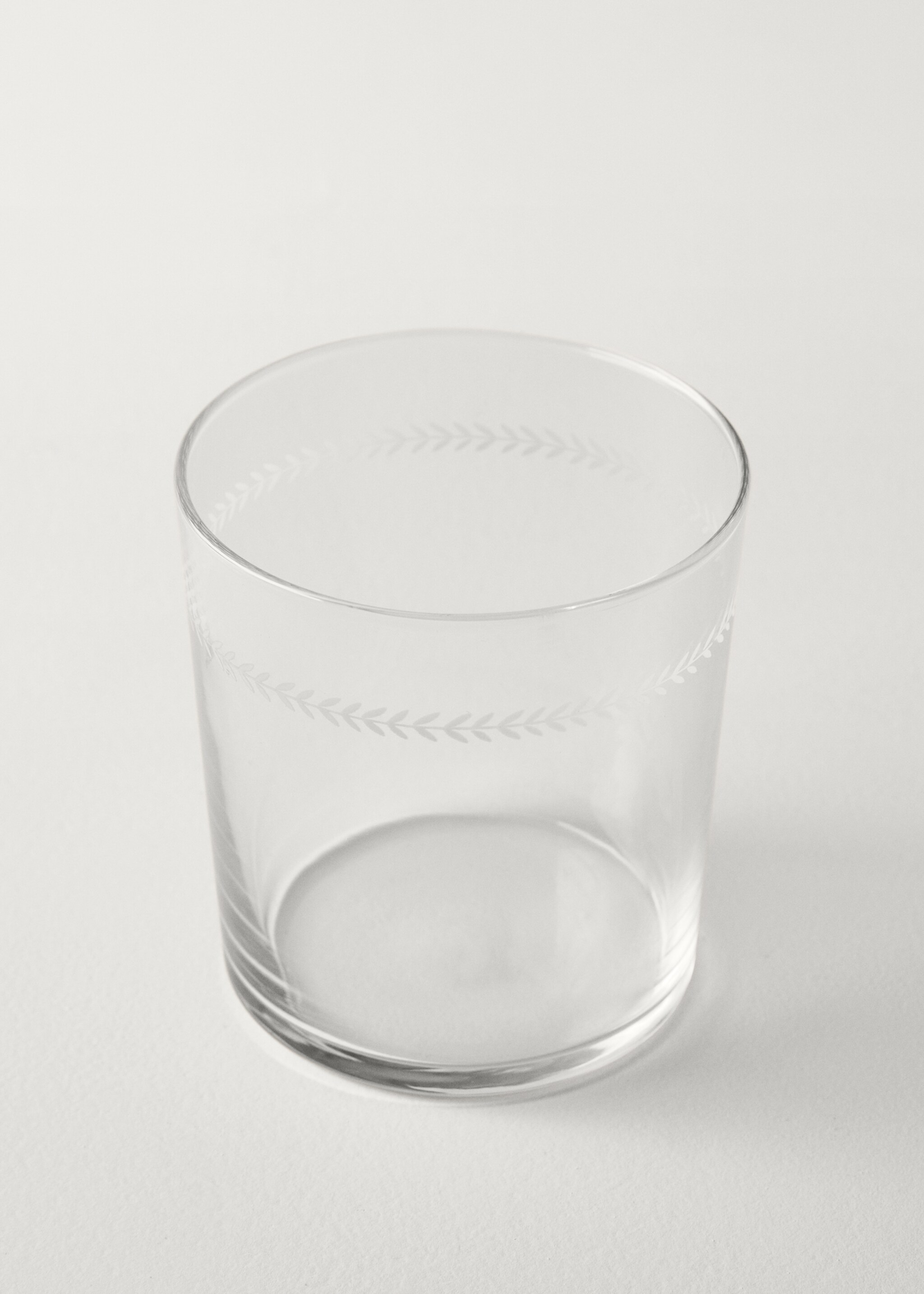 Small glass with herringbone detail - Details of the article 2, Ice Grey. Ref: 27141542-00.