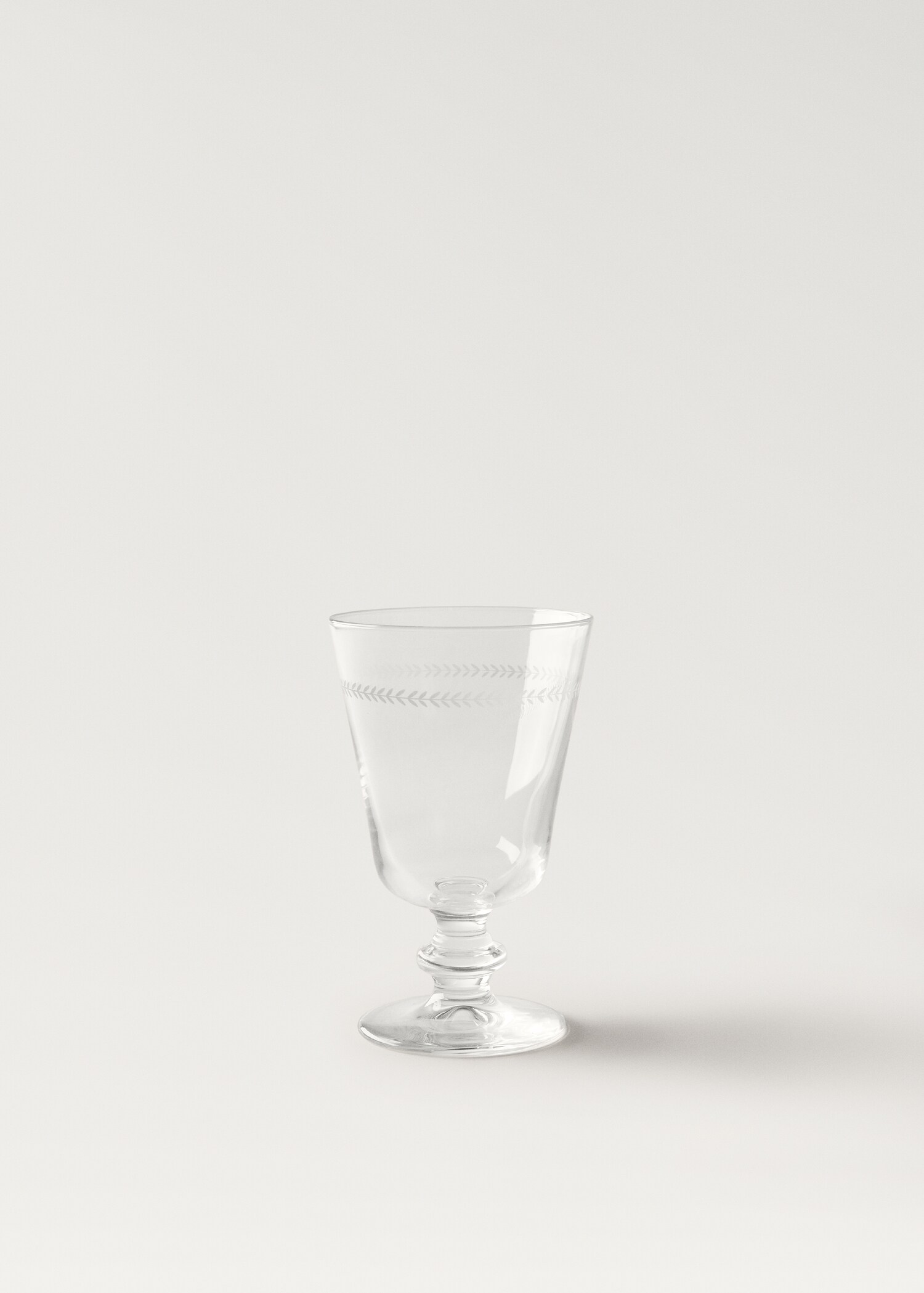 Pohár se zdobením  hrotovitým vzorem - Zboží bez modelu