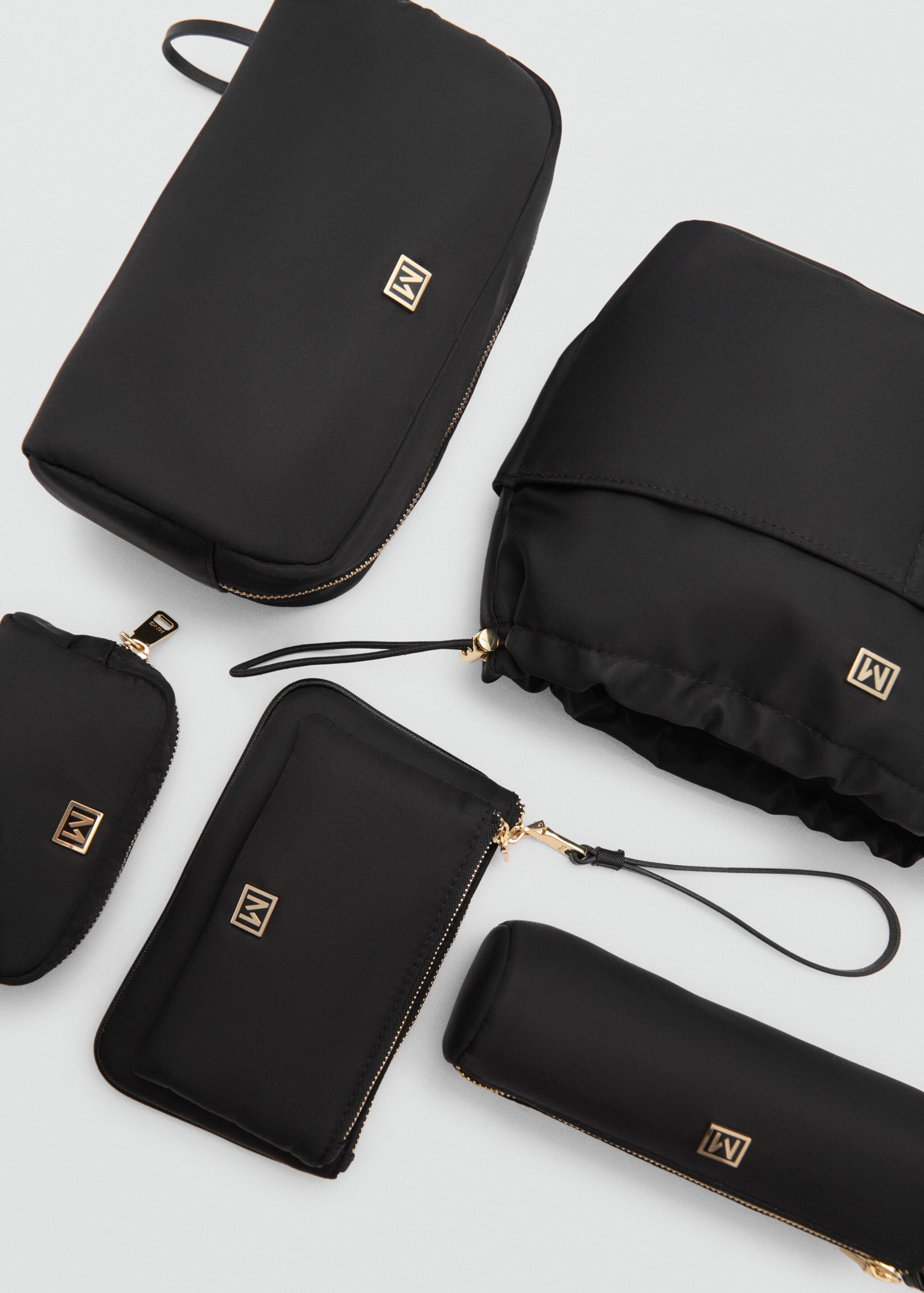 Nylon case with zip - Details of the article 2, Black. Ref: 27170427-00.