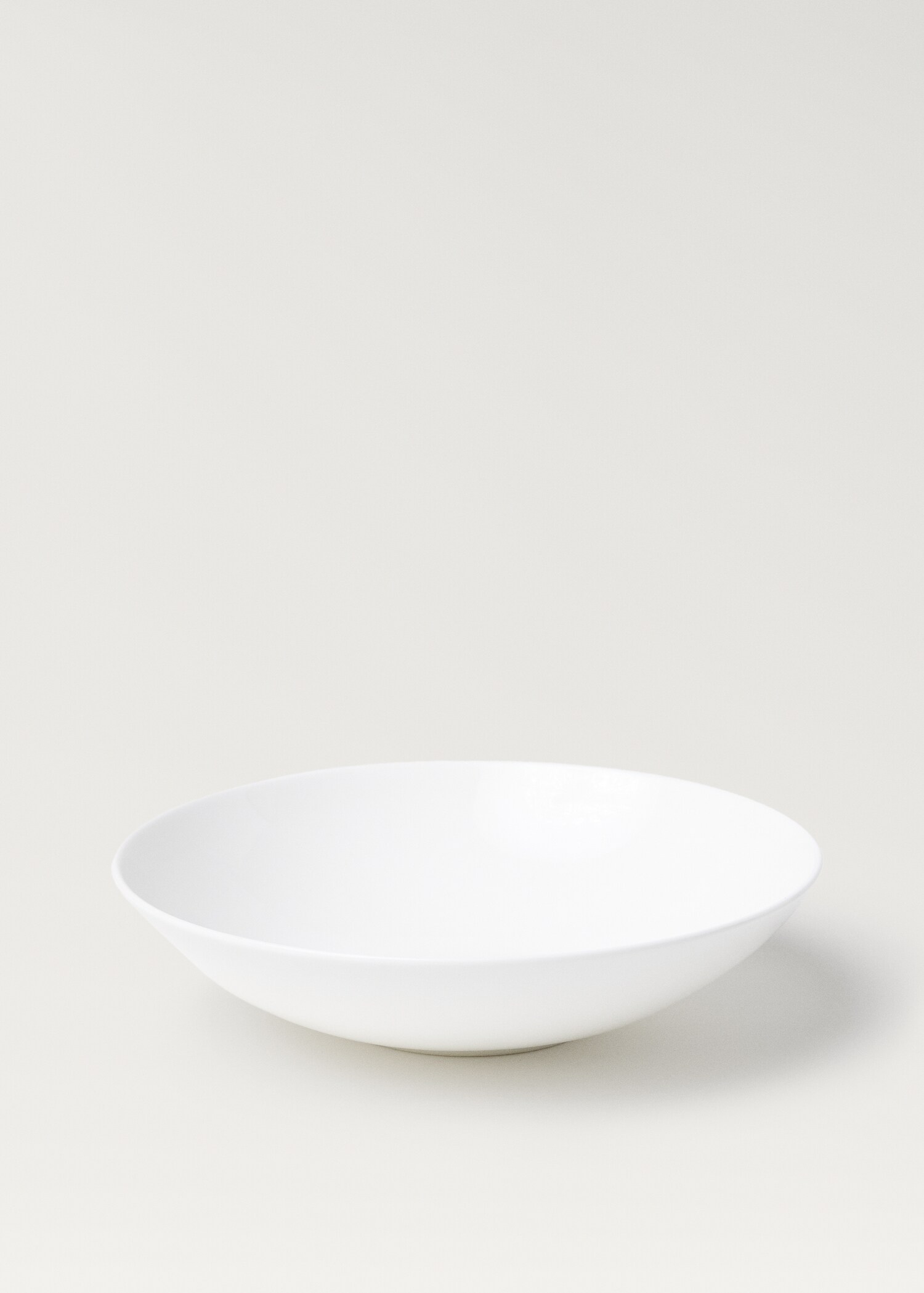 Bone china deep plate - Details of the article 1
