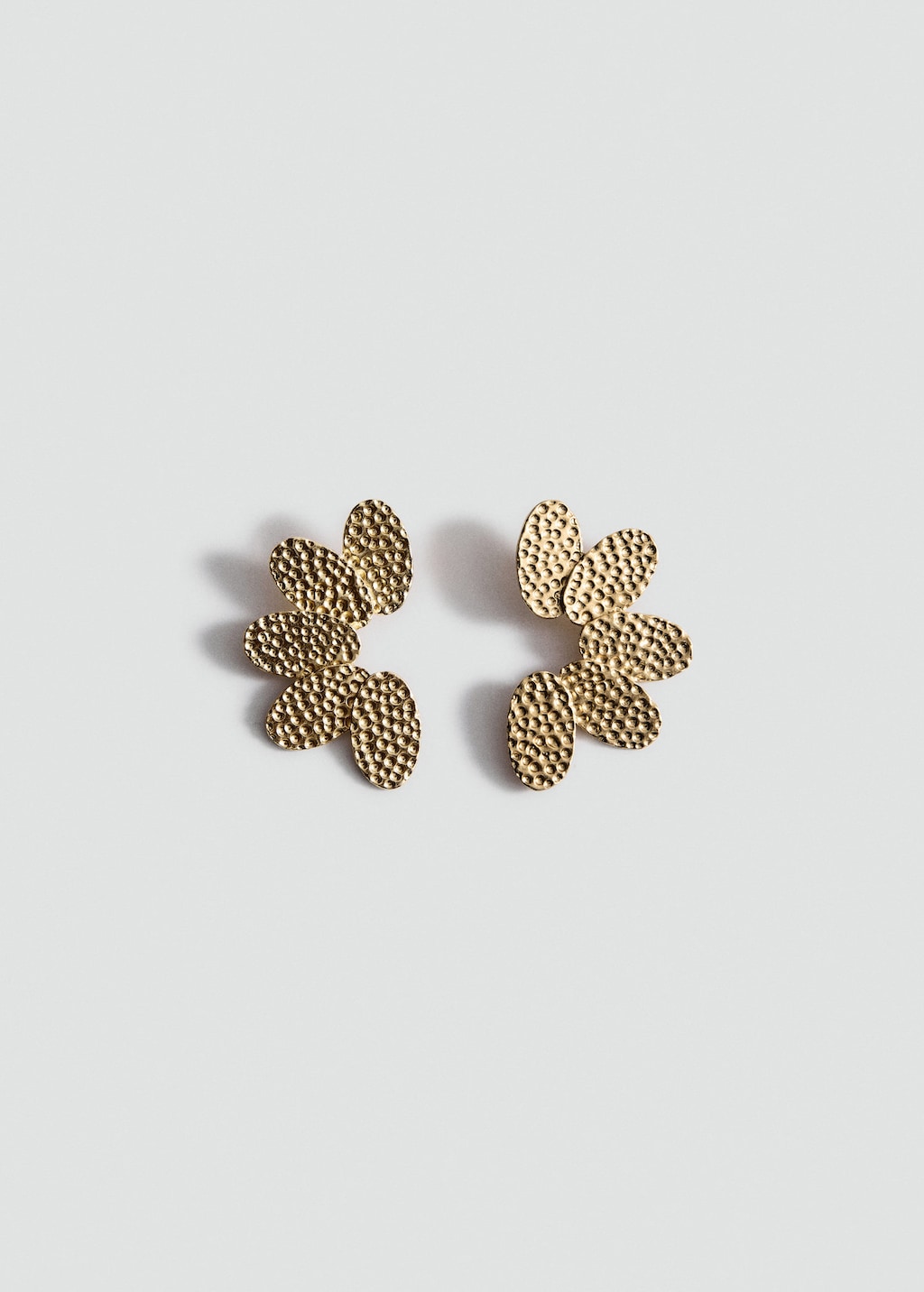 Mango Flower-design Earrings Gold In Gray