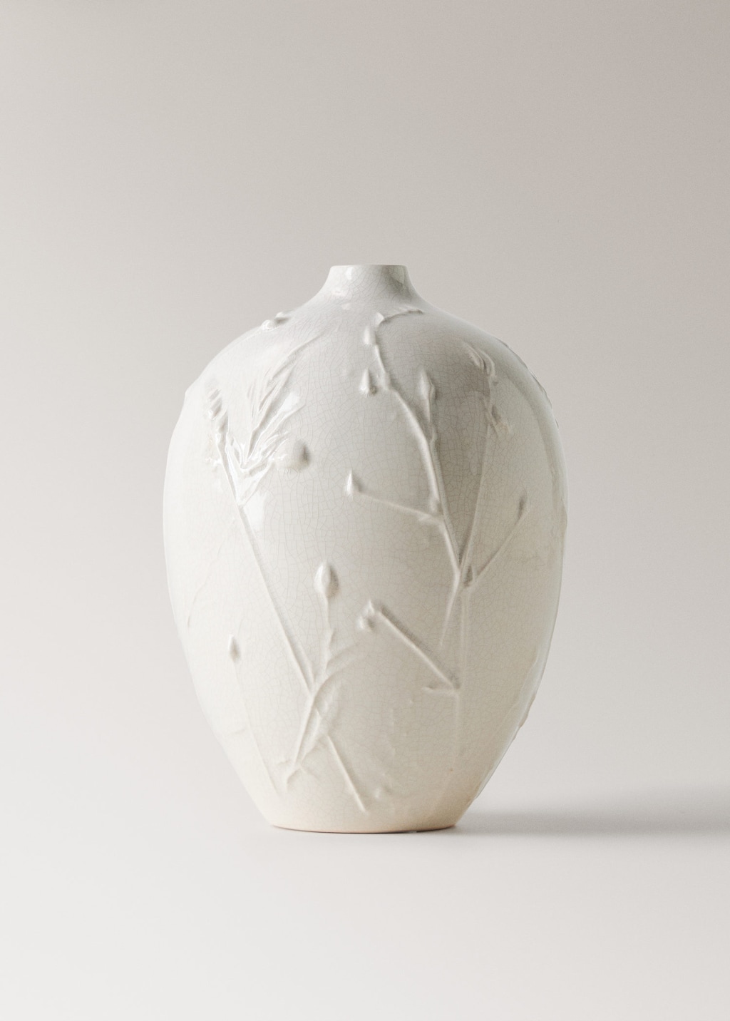 Mango Earthenware Vase With Floral Relief Off White