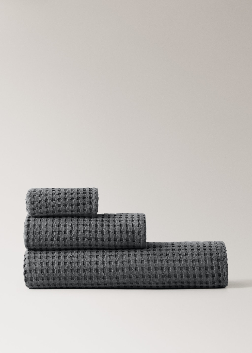 Mango Cotton Waffle Washbasin Towel Dark Grey In Gray