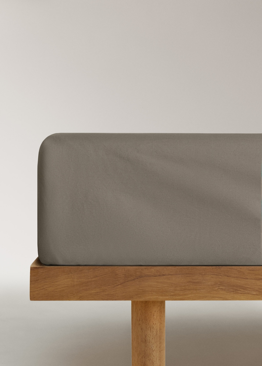 Mango 300-thread Count Percale Cotton Fitted Sheet For 180 Cm Bed Coffee In Gray
