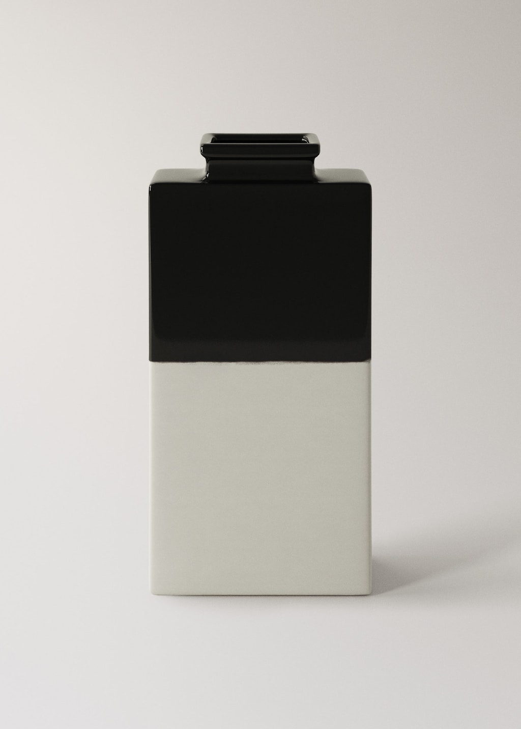 Mango Large Two-tone Stoneware Vase Cherry In White