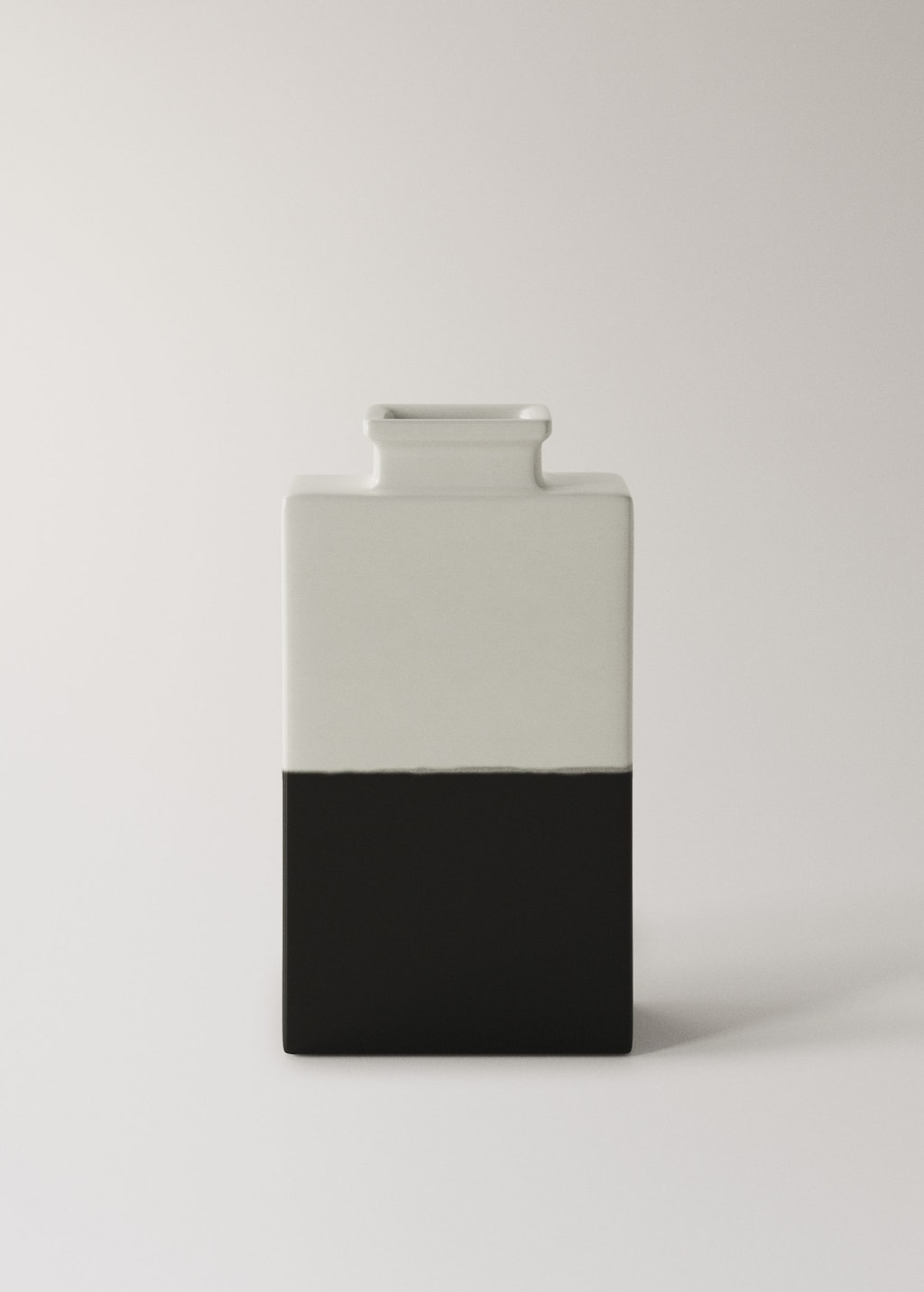 Mango Medium Two-tone Stoneware Vase White In Black