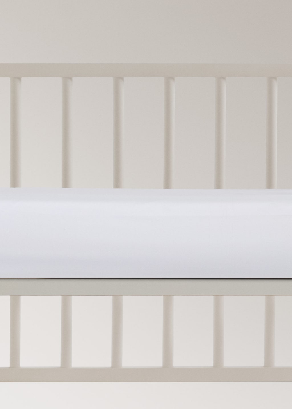 Mango Cotton Percale Piqué Crib Fitted Sheet White