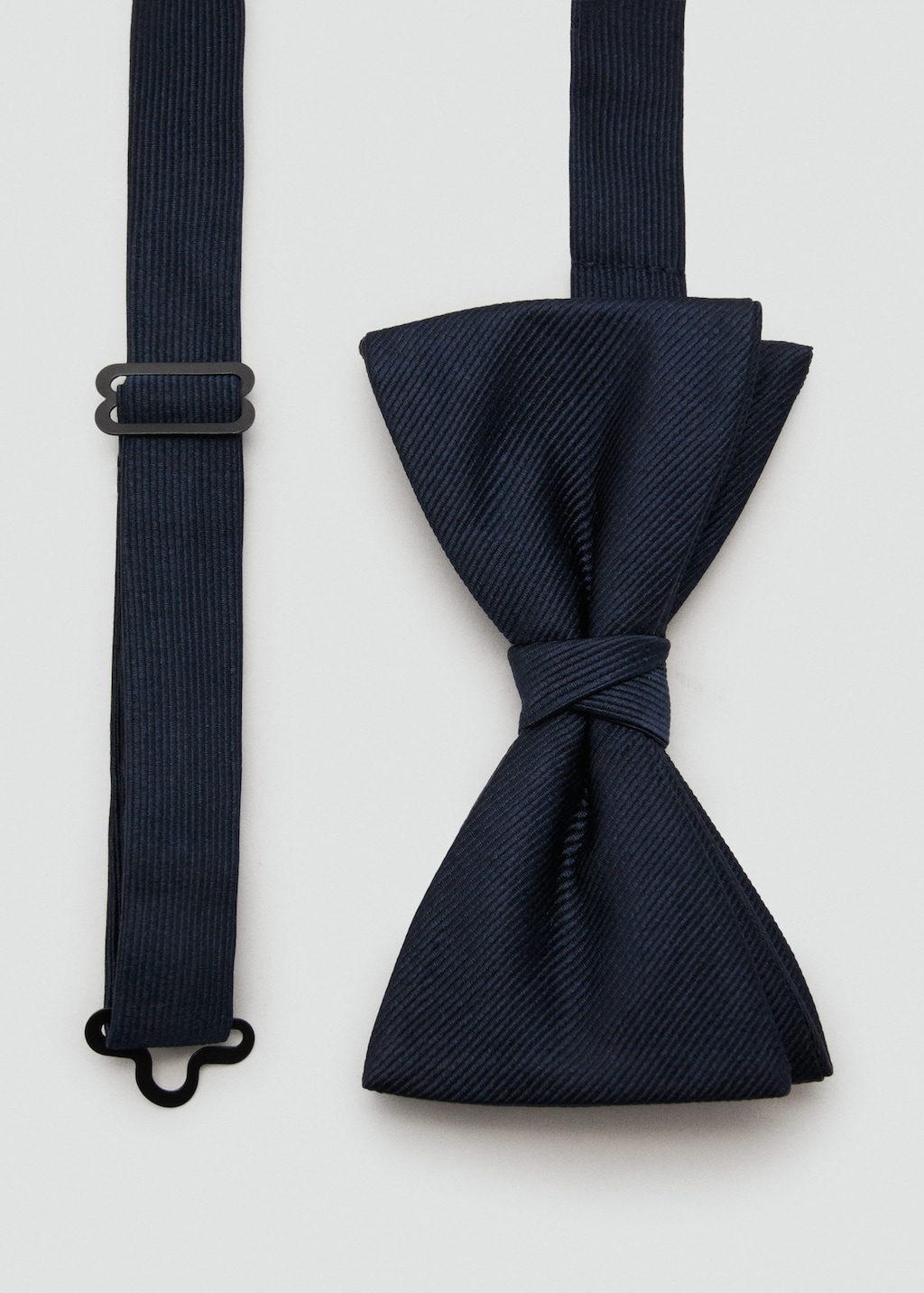 Mango Man Classic Bow Tie With Microstructure In Blue