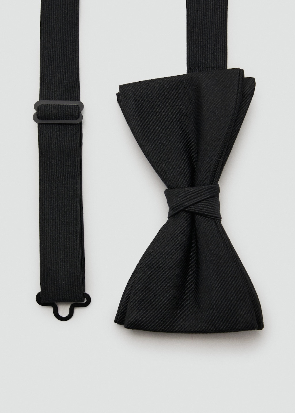 Mango Man Classic Bow Tie With Microstructure In Black