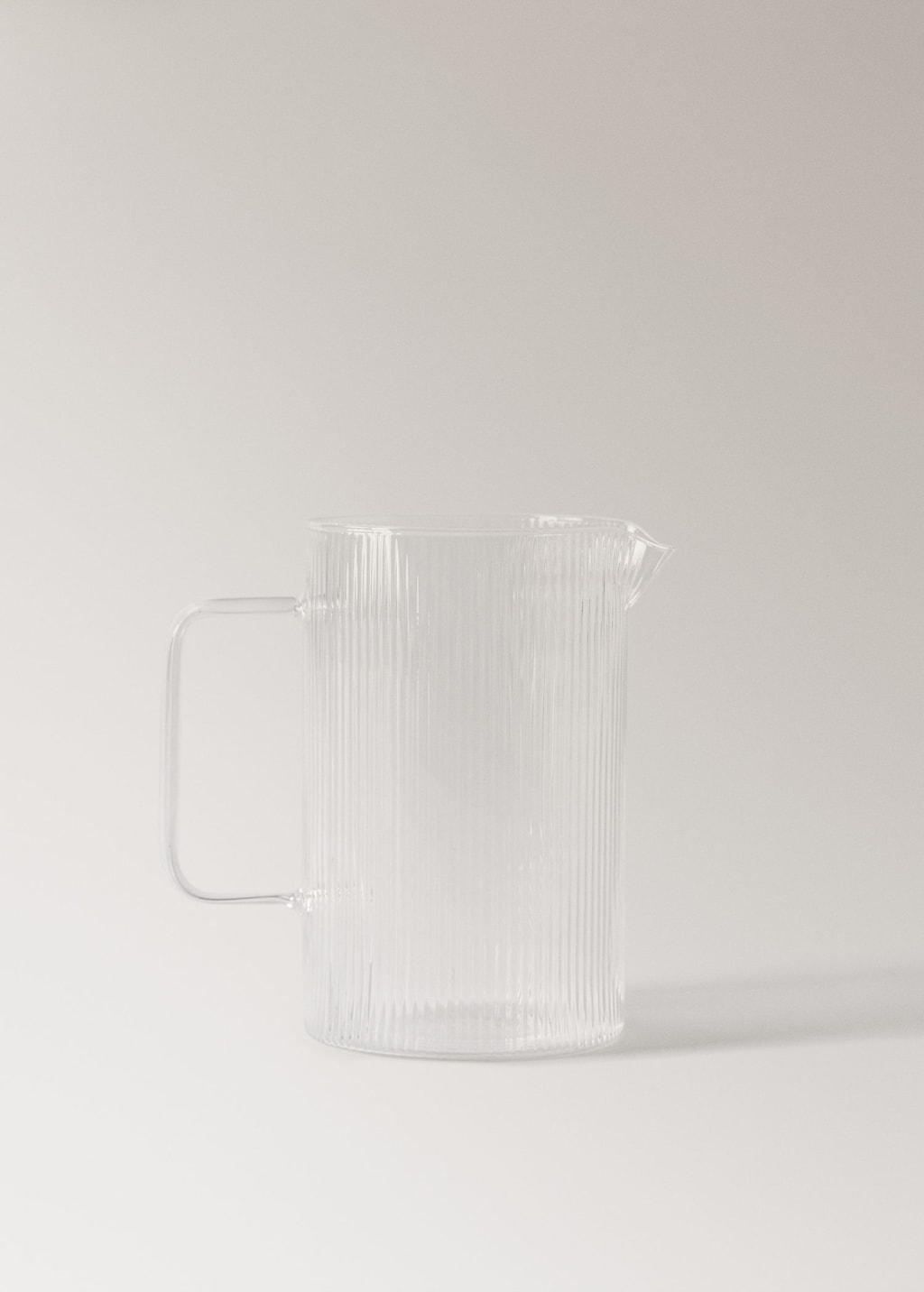 Mango Borosilicate Jug With Relief Lines Ice Grey In Transparent