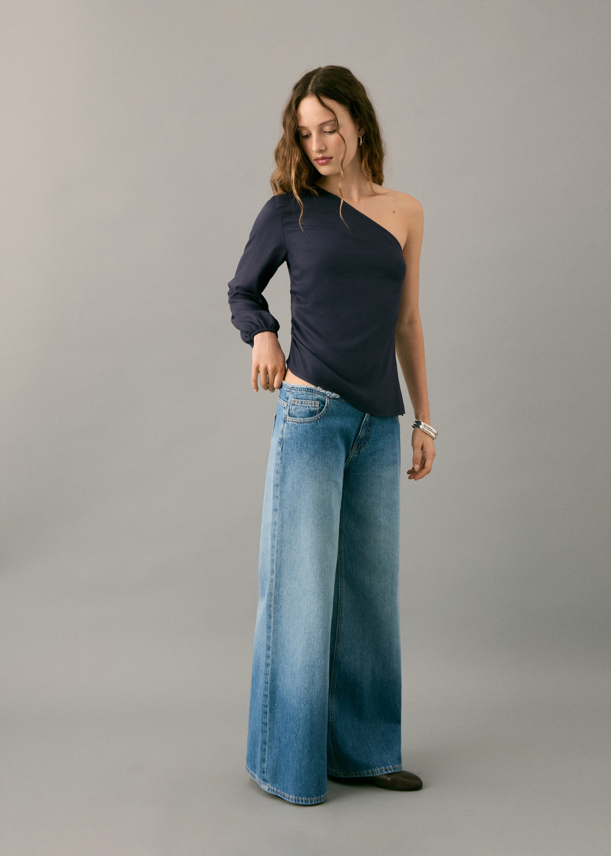 Asymmetrical blouse - General plane, Navy. Ref: 27001514-00.