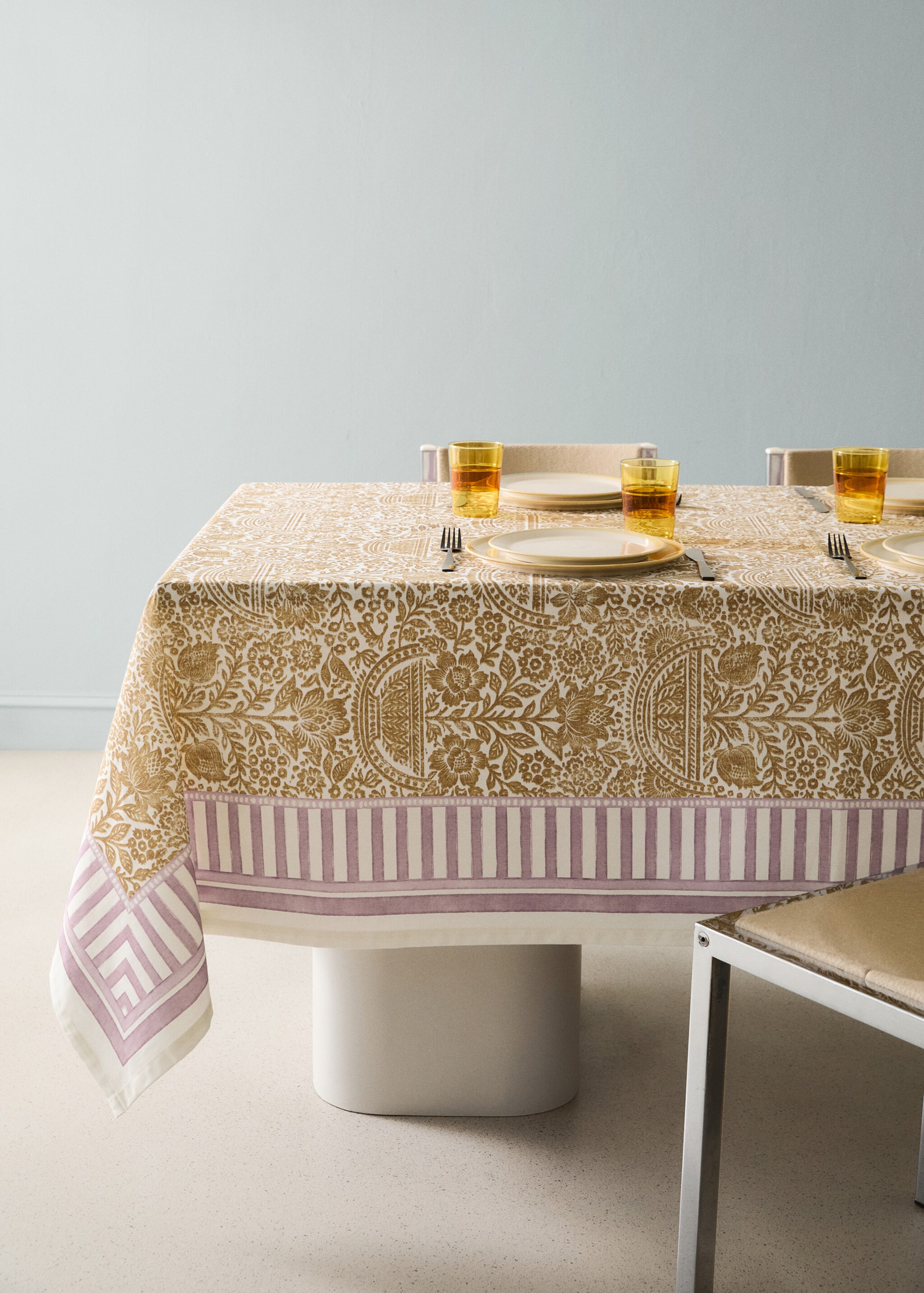 Cotton tablecloth with striped floral patterns for 6 to 8 guests - General plane, Yellow. Ref: 27001520-00.