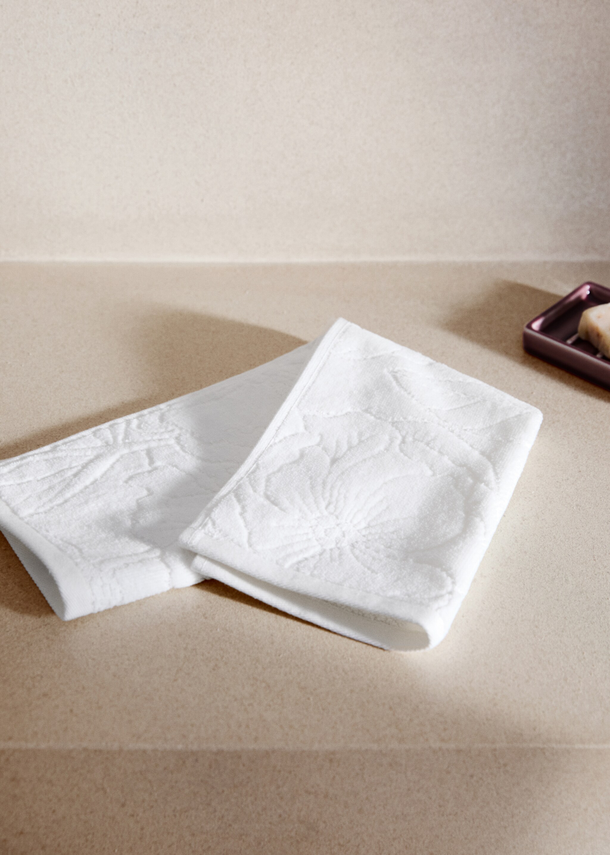Cotton jacquard guest towel with lace trim - General plane, Off White. Ref: 27001558-00.
