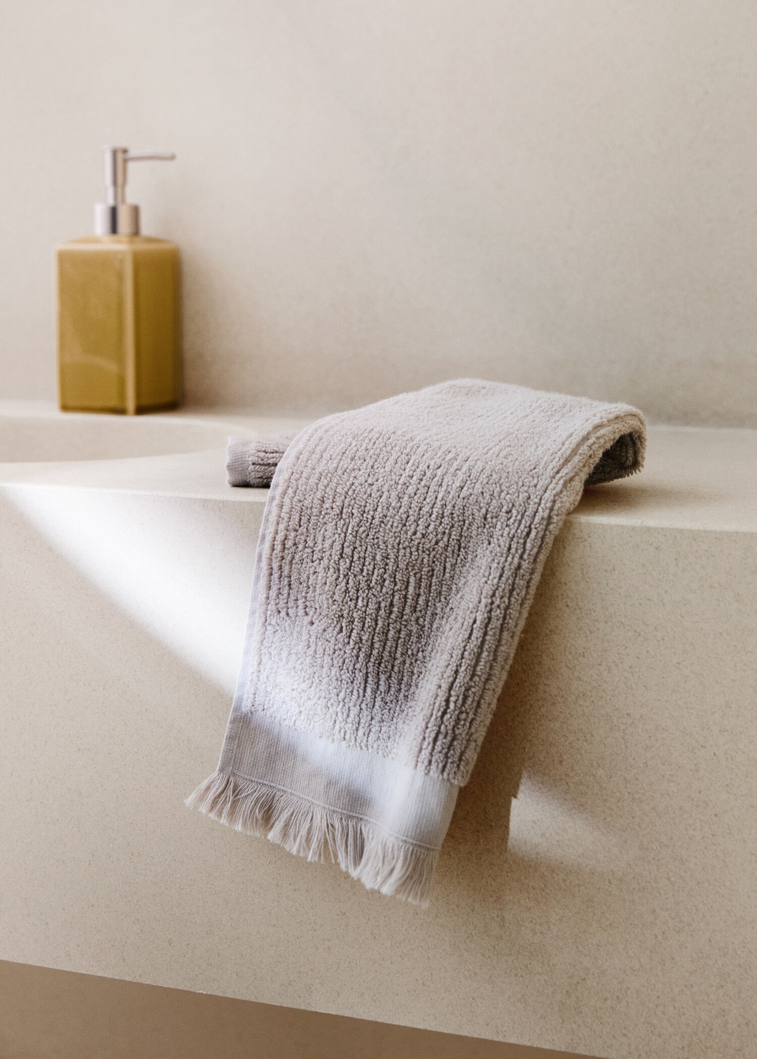 Textured guest towel with fringes - General plane
