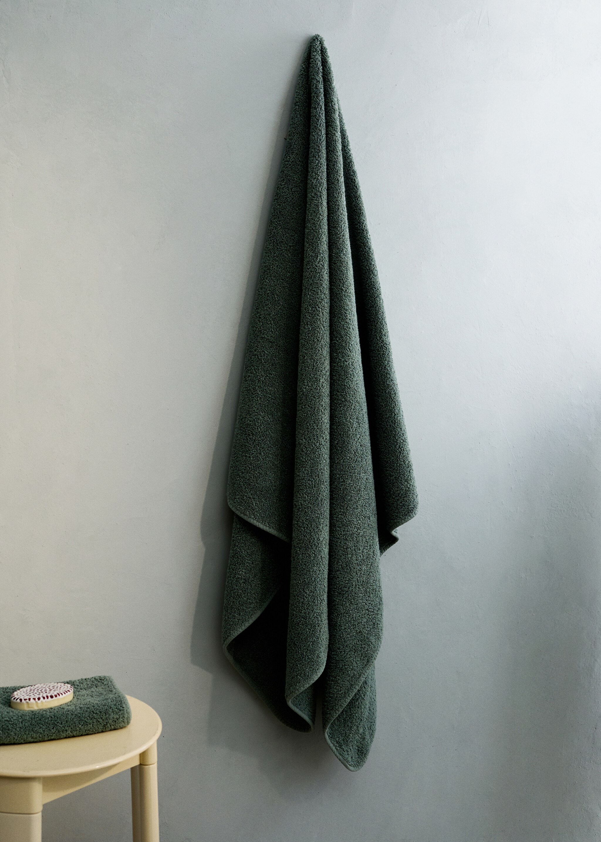 Bath towel with dyed piece - General plane, Forest Green. Ref: 27001588-00.