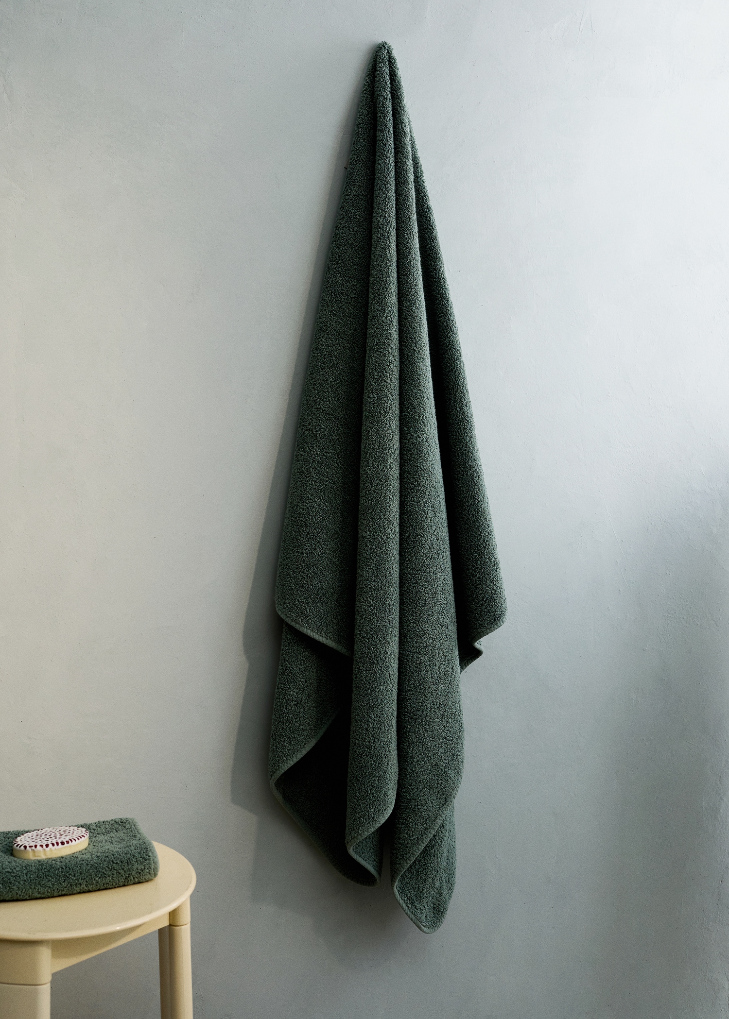 Bath towel with dyed piece - General plane