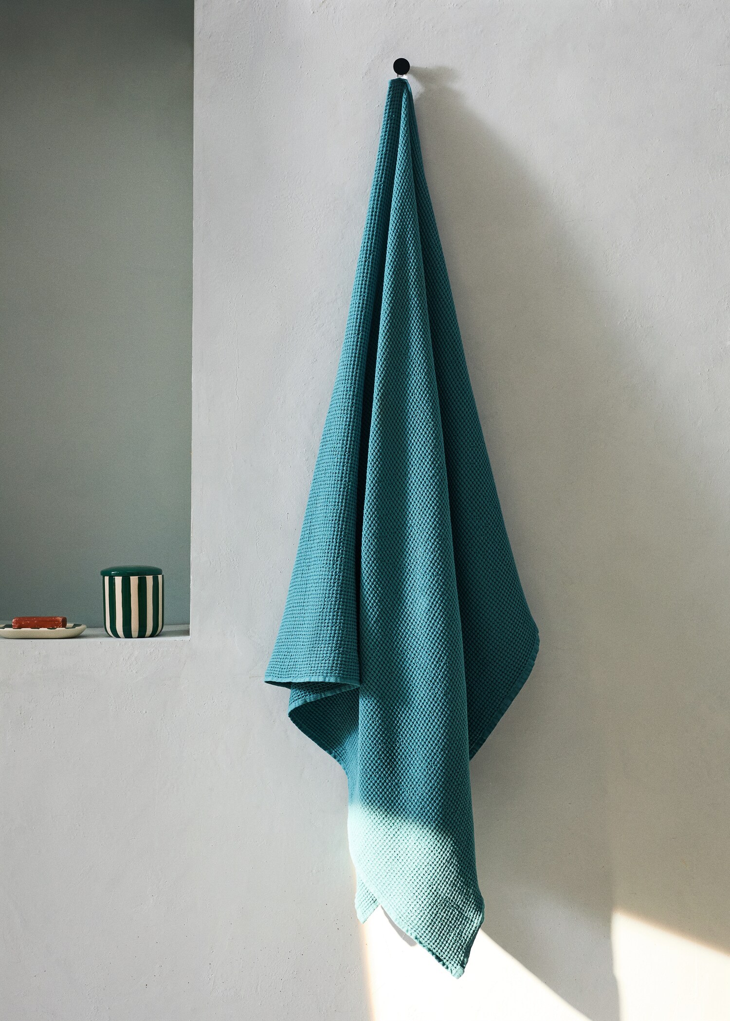 Cotton bath towel mini waffle garment-wash - General plane