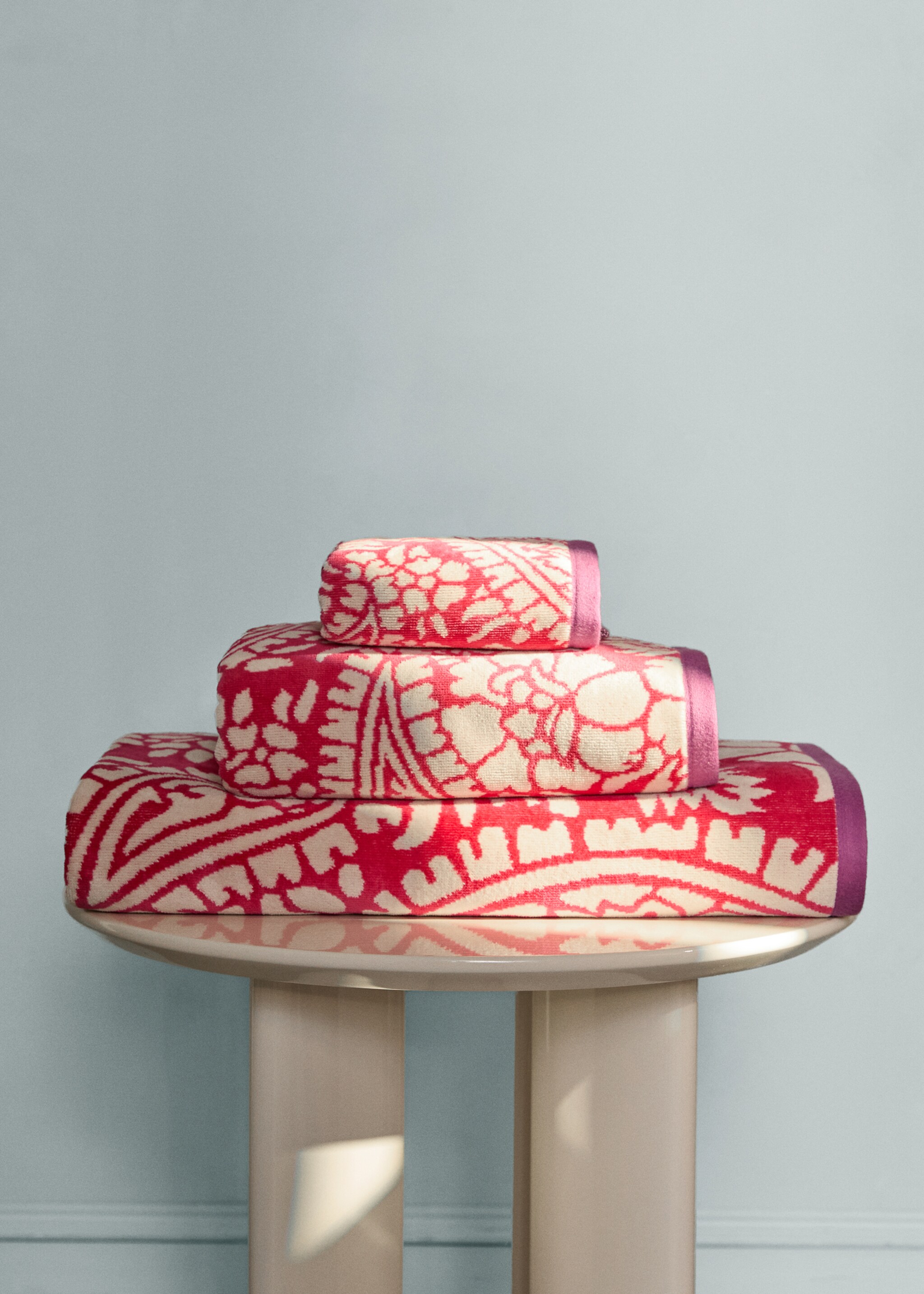 Multicoloured jacquard cotton terry bathroom towel - General plane, Pink. Ref: 27001611-00.