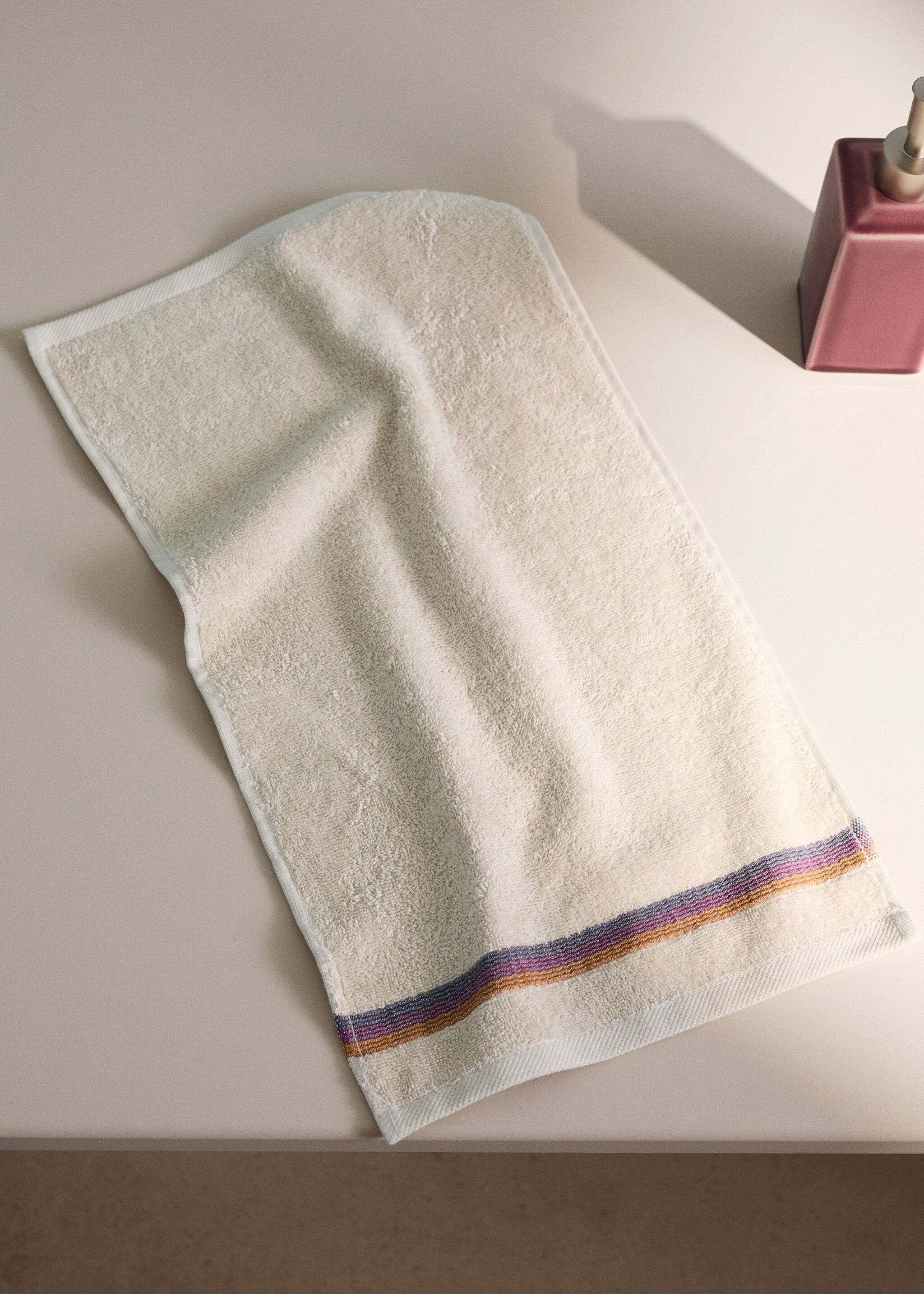 Hand towel with striped trim - General plane, Lavender. Ref: 27001619-00.