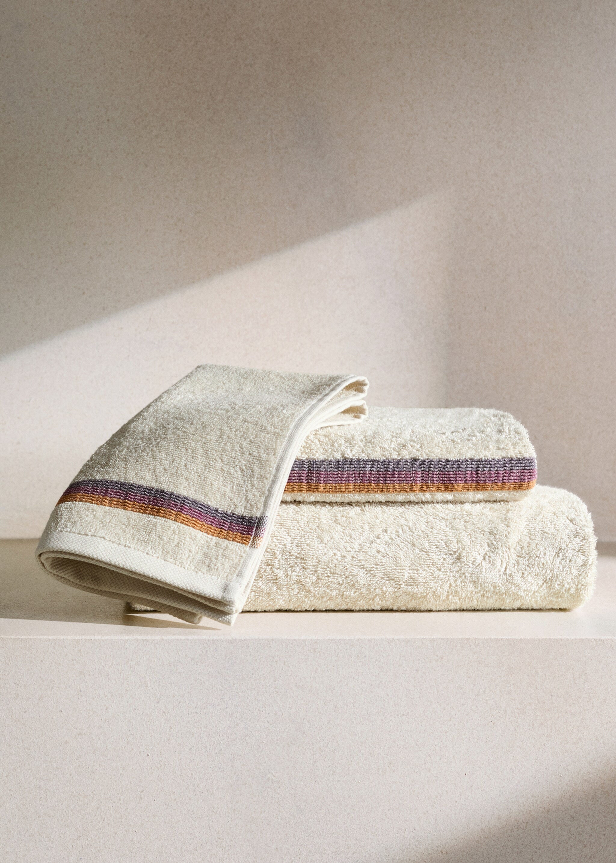 Washbasin towel with striped trim - General plane, Lavender. Ref: 27001620-00.