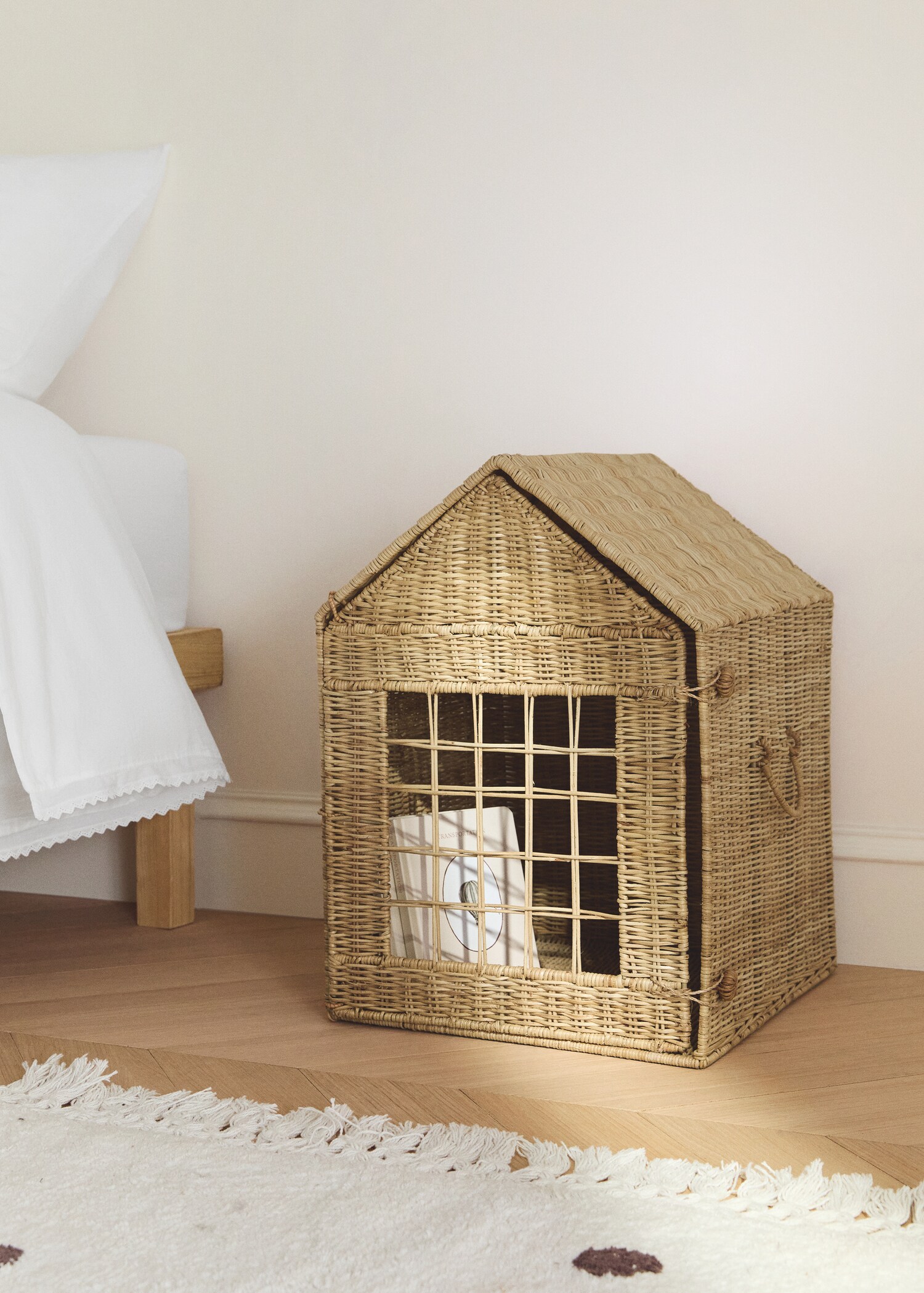 Children's rattan basket with house design - General plane