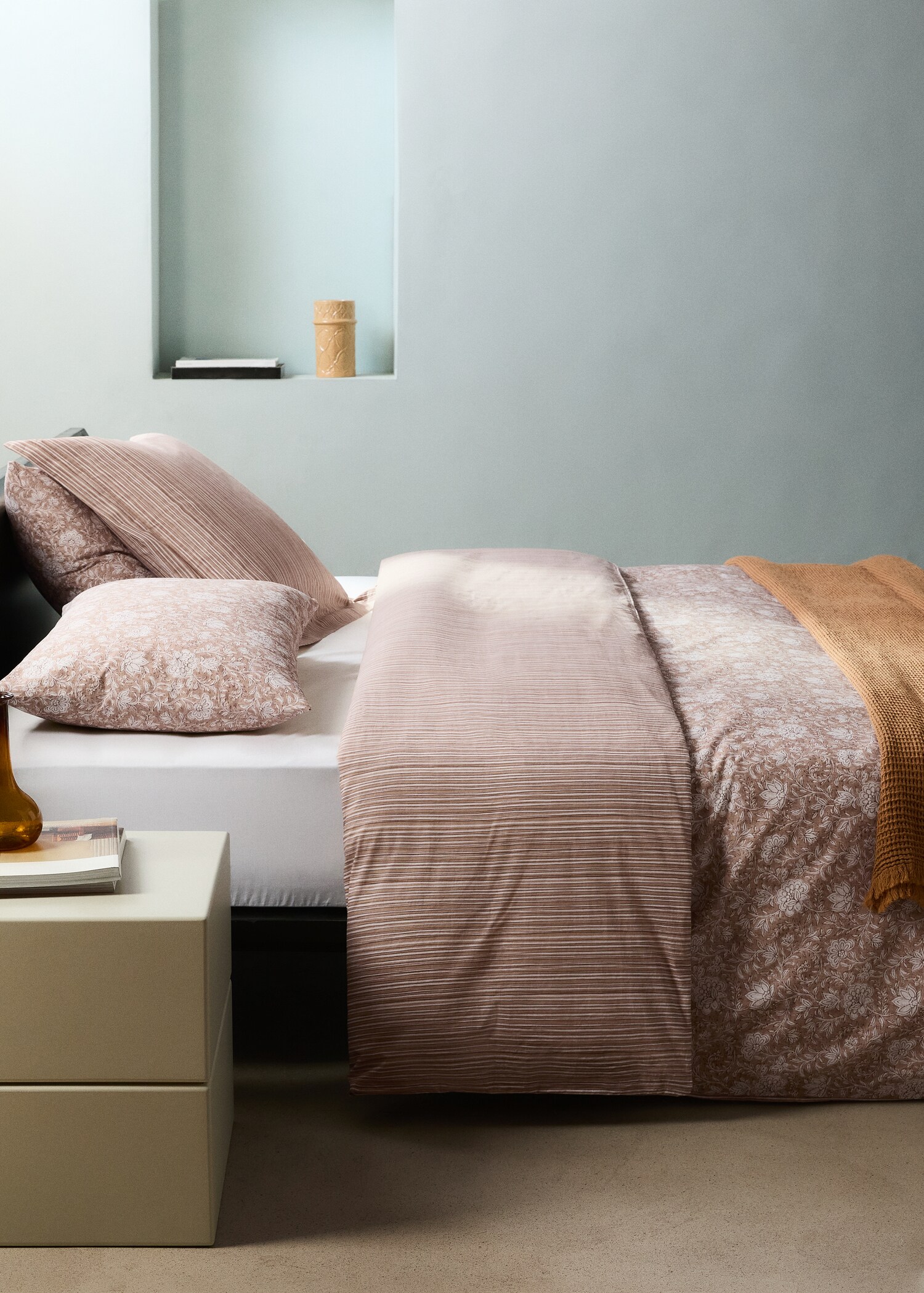 Reversible percale cotton duvet cover with stripes and flowers for a 90 cm bed - General plane