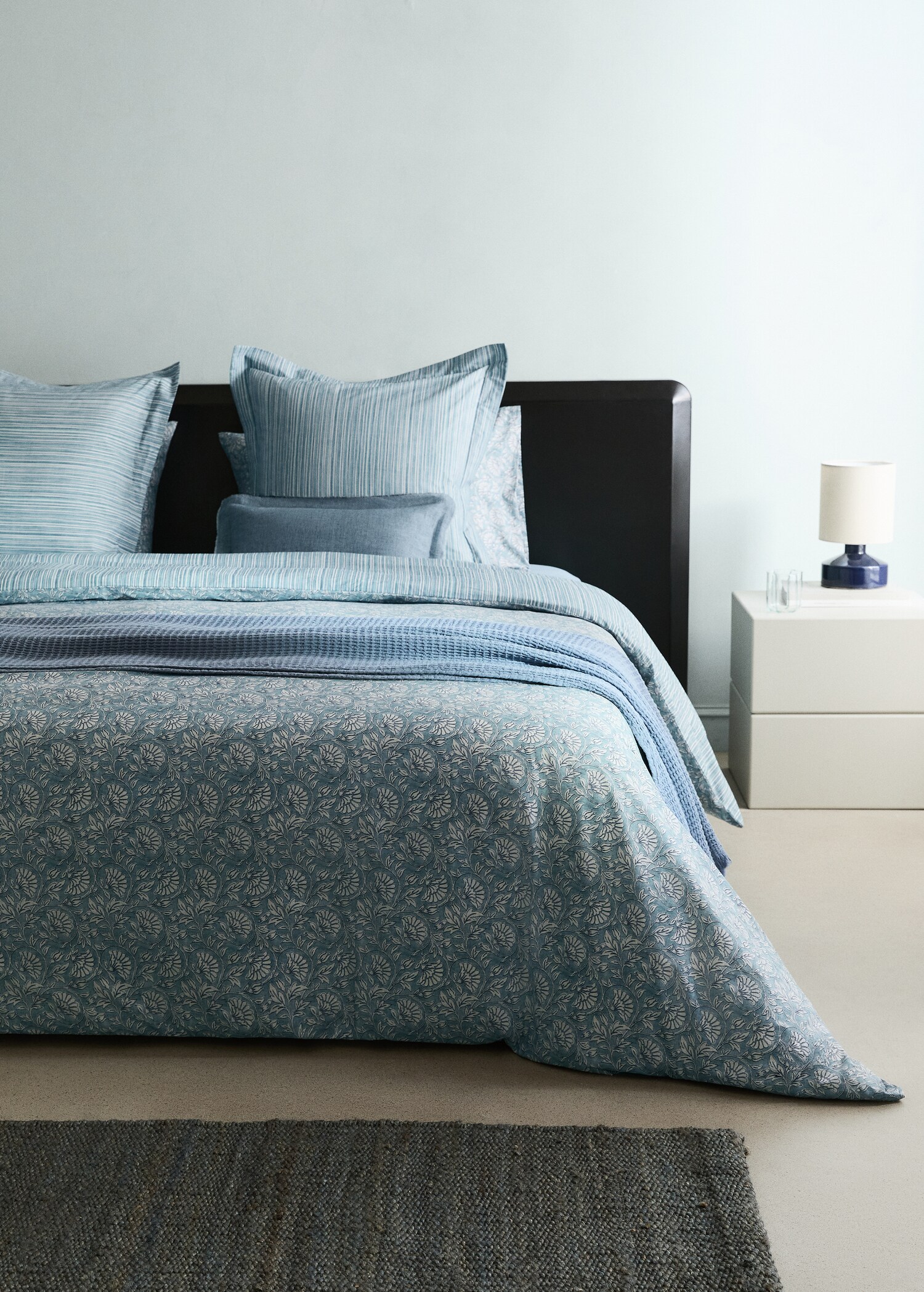 Reversible floral stripe duvet cover for 150/160 cm bed - General plane