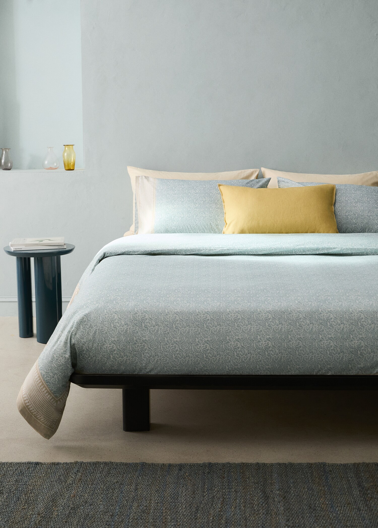 Bettbezug aus Perkal mit dekorativem Blumenmuster und gestreifter Bordüre, Bett 150/160 cm - Allgemeine Ansicht