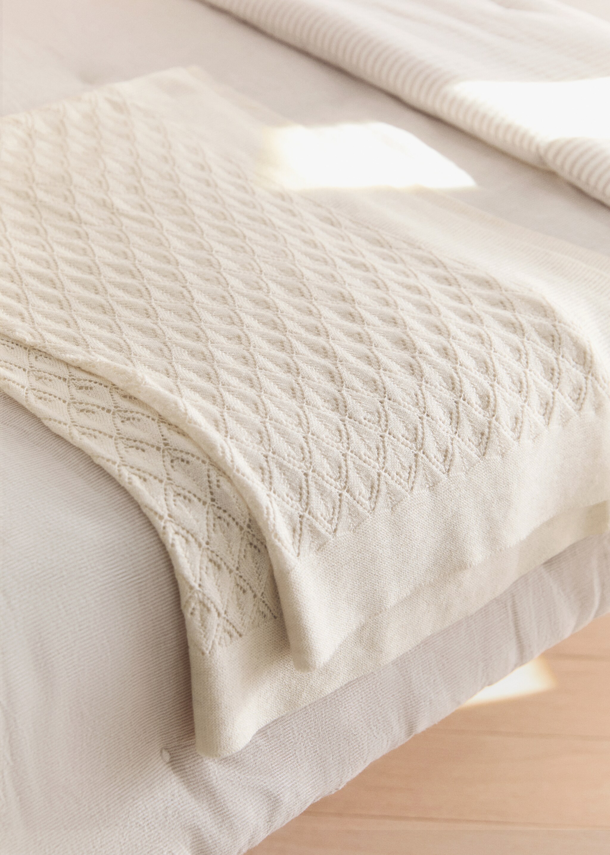 Weiche Kinderdecke mit Rauten - Allgemeine Ansicht, Ecru. Ref: 27003333-00.