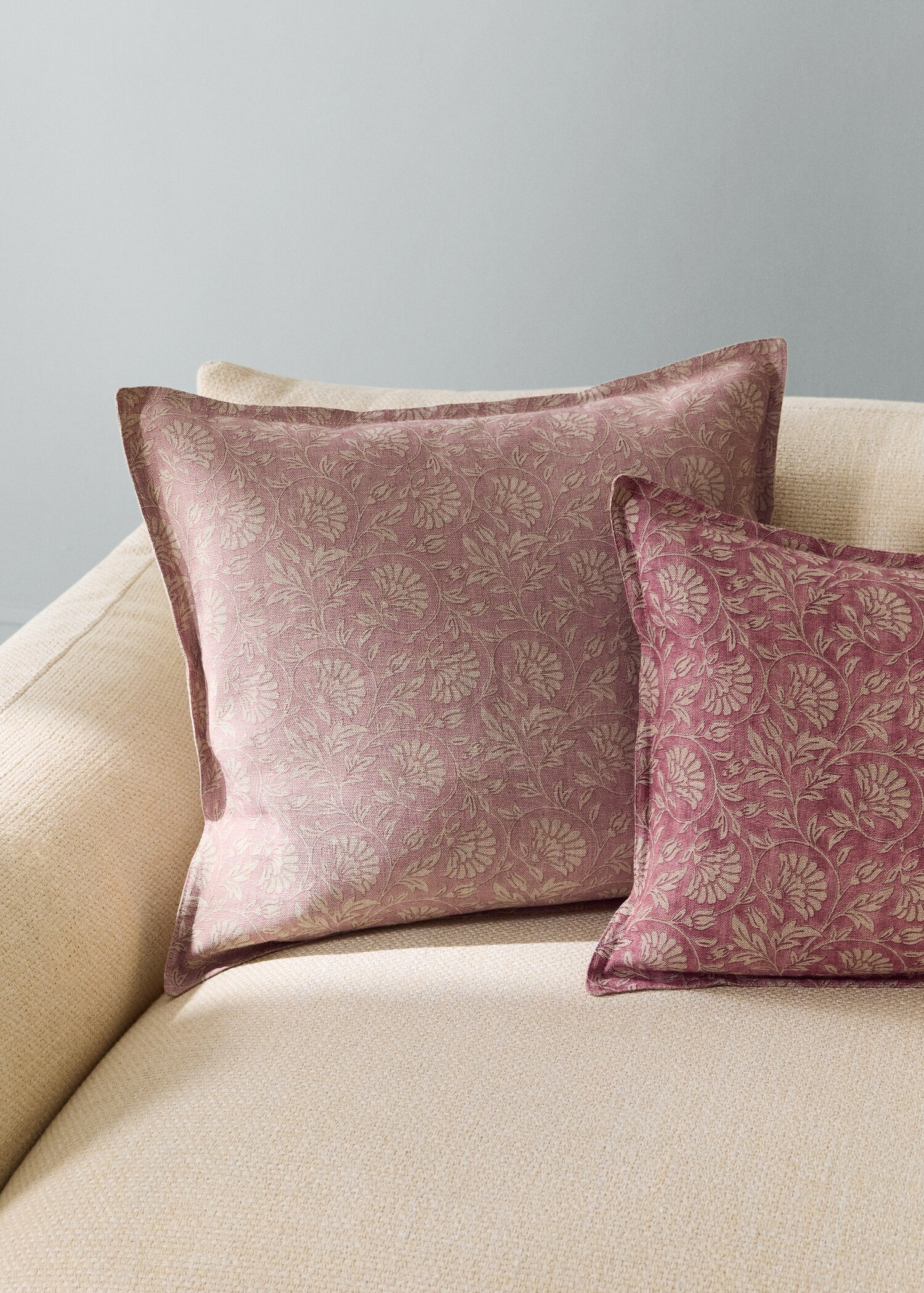 Floral cotton linen cushion cover 50x50cm - General plane