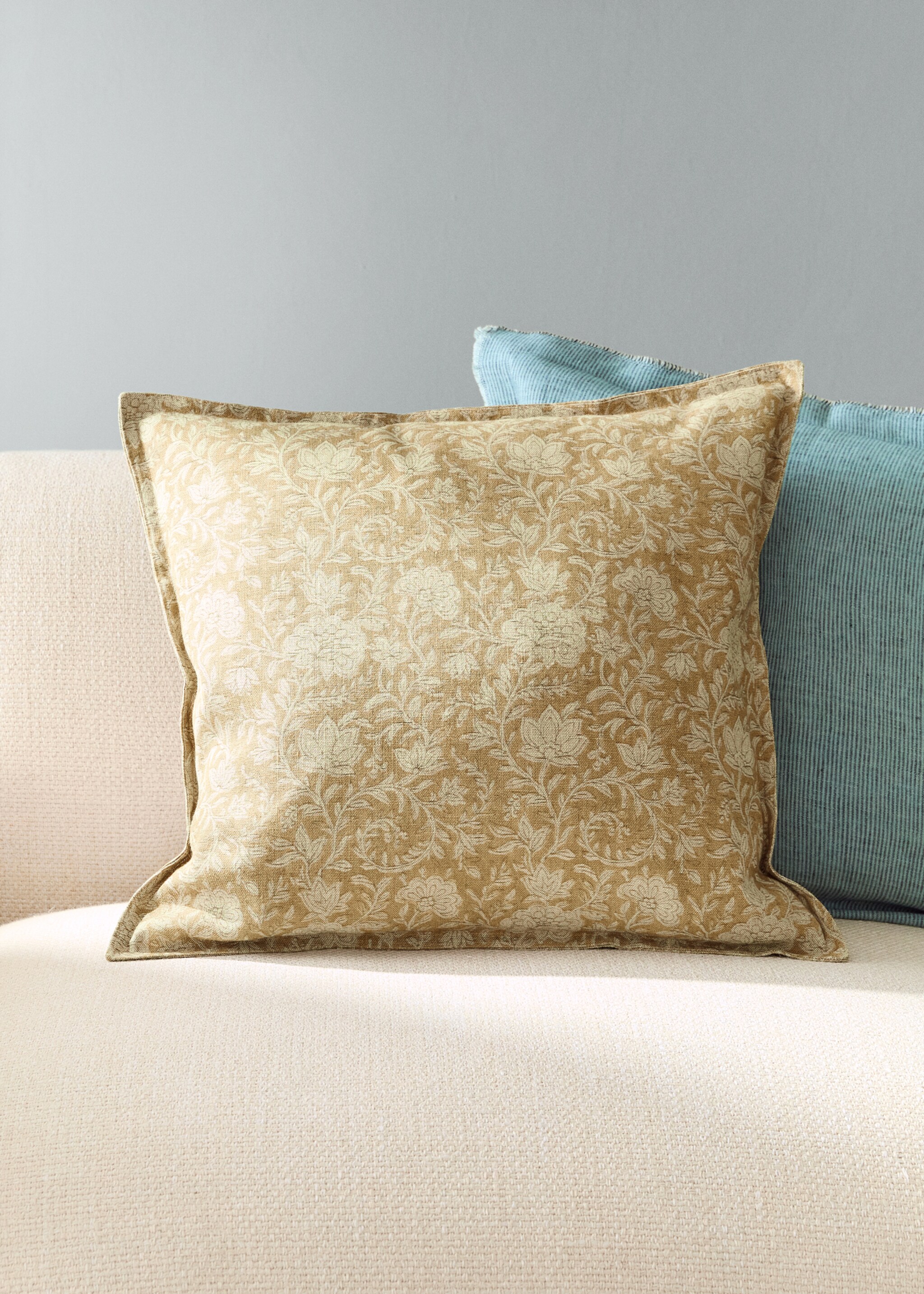 Floral print linen cotton cushion cover 50x50cm - General plane, Mustard. Ref: 27003359-00.