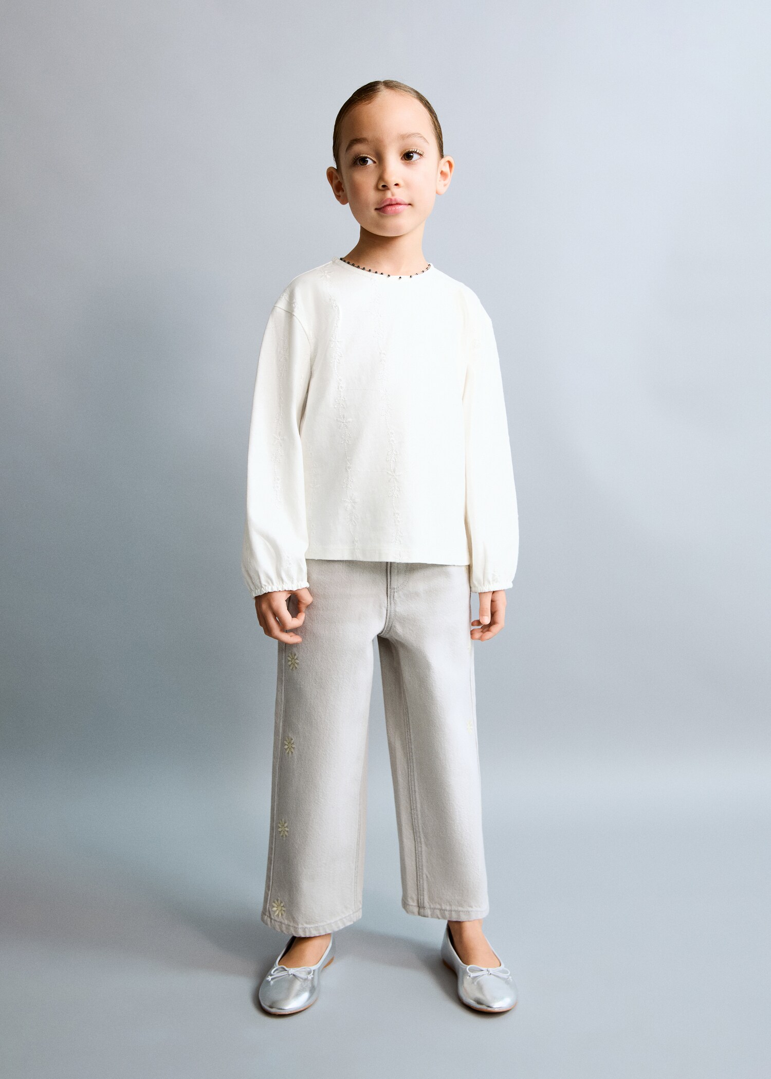 T-shirt détails brodés - Plan général