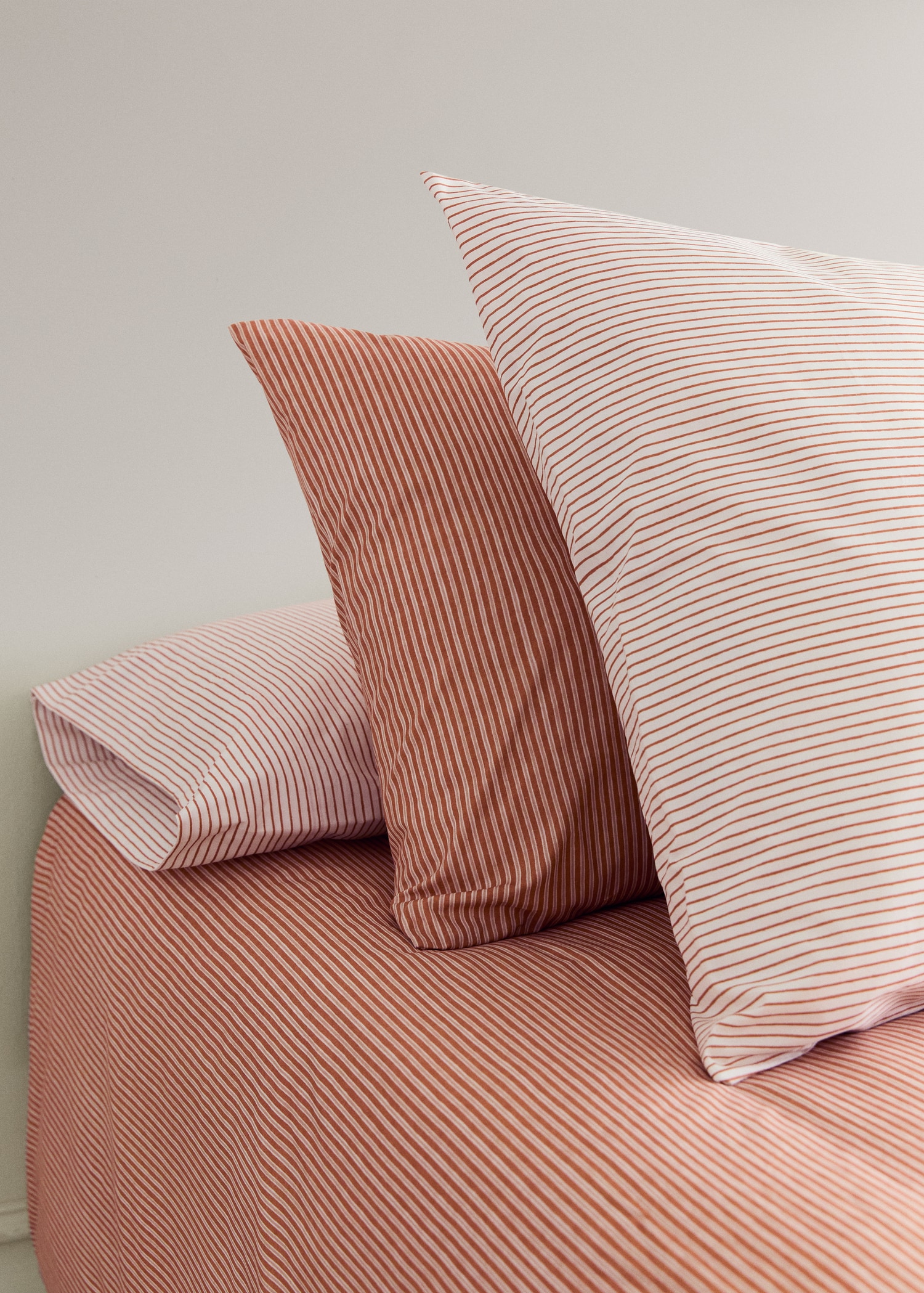 Kinderkissenbezug aus Baumwollperkal mit Streifen 50x75cm - Allgemeine Ansicht