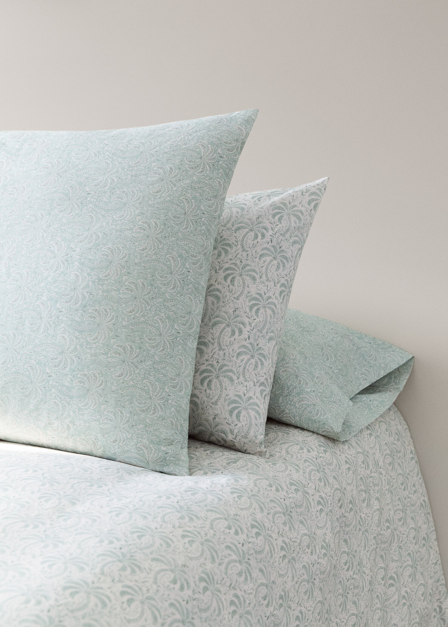 Cotton percale palm tree pillow cover 60x60 cm - General plane