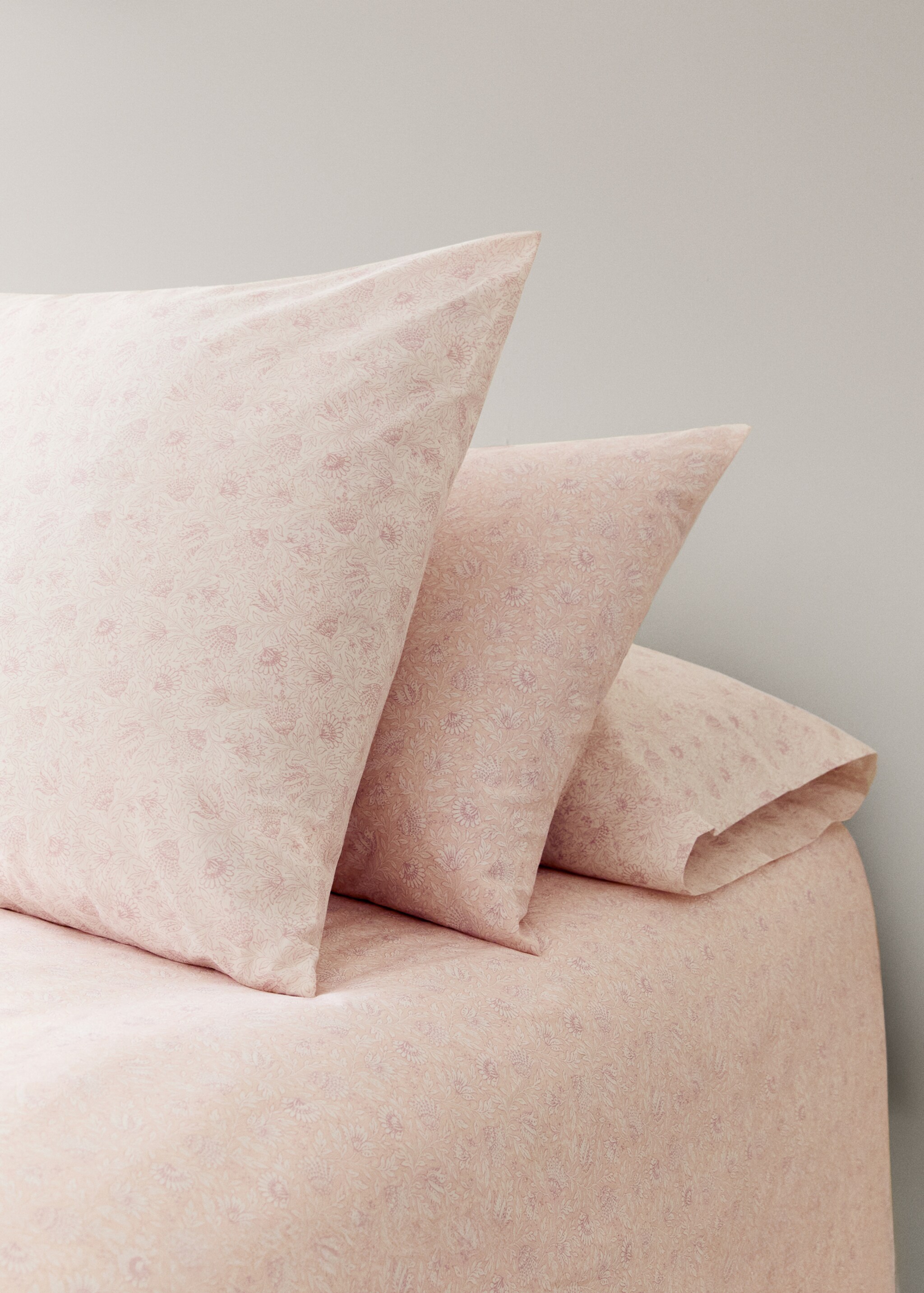 Children's pillowcase in floral cotton percale 50x75 - General plane, Pastel Pink. Ref: 27004080-00.