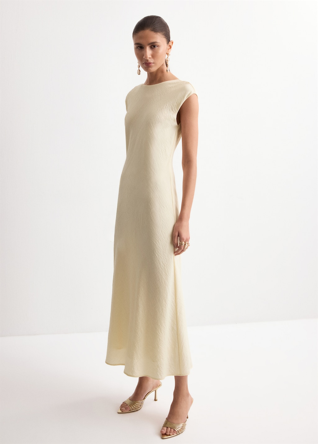 Open-back textured dress
