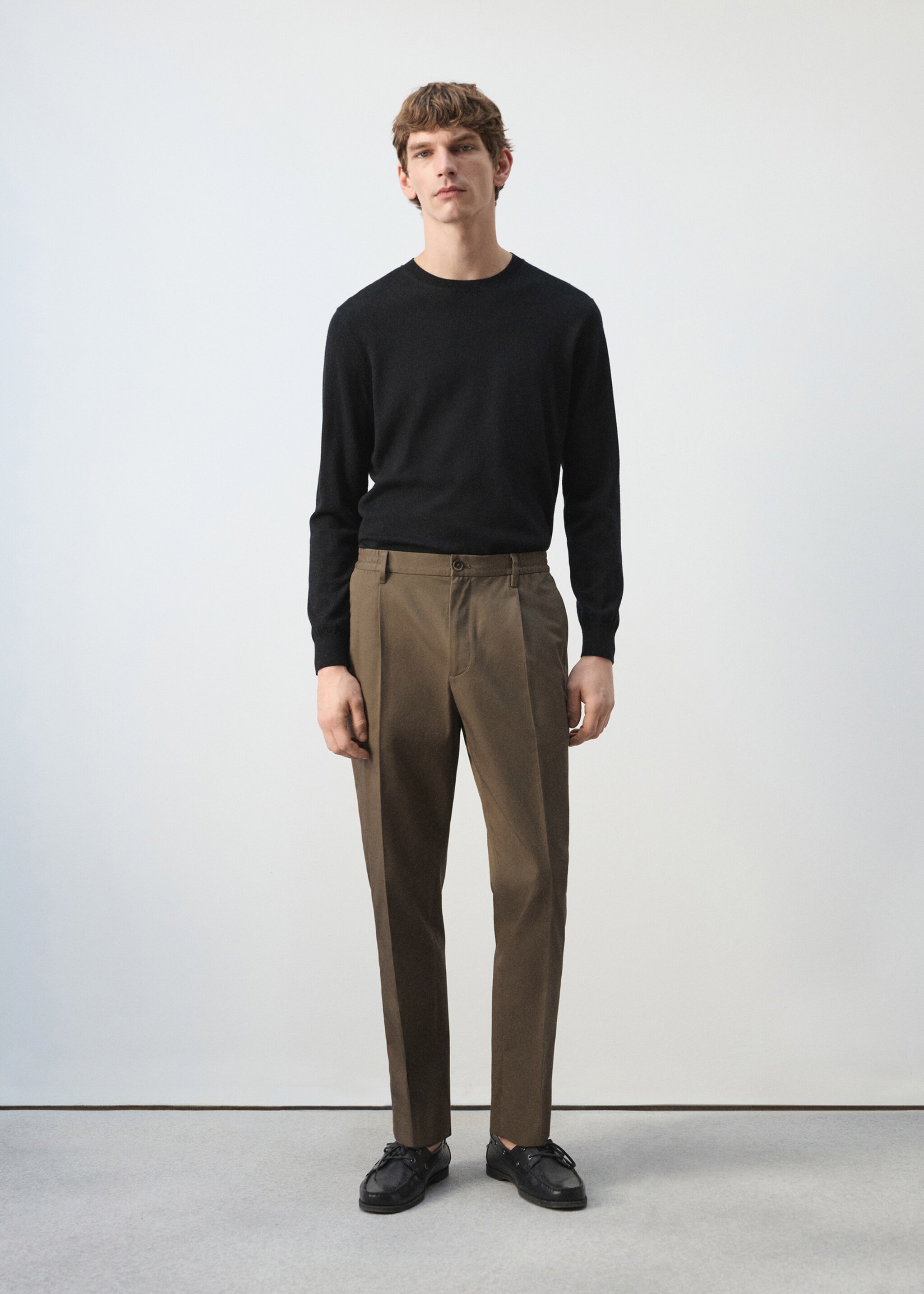 Pleated trousers with elastic waistband - General plane, Brown. Ref: 27004413-00.