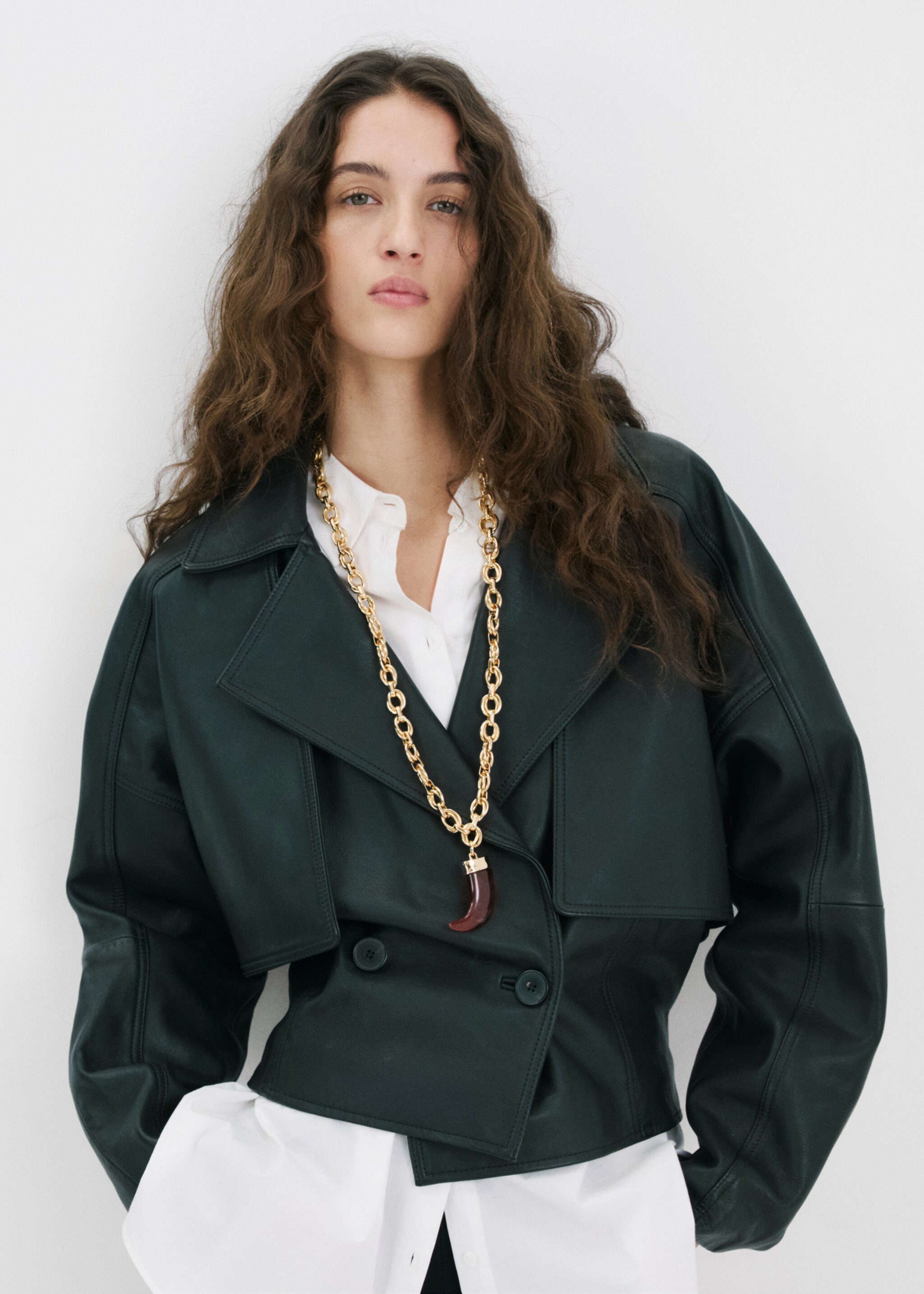 Collar colgante resina - Plano general, Oro. Ref: 27004787-00.